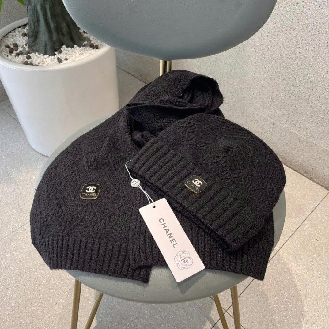 CC CLASSIC HAT & SCARF SET IN MEIDUM BLACK CASHMERE