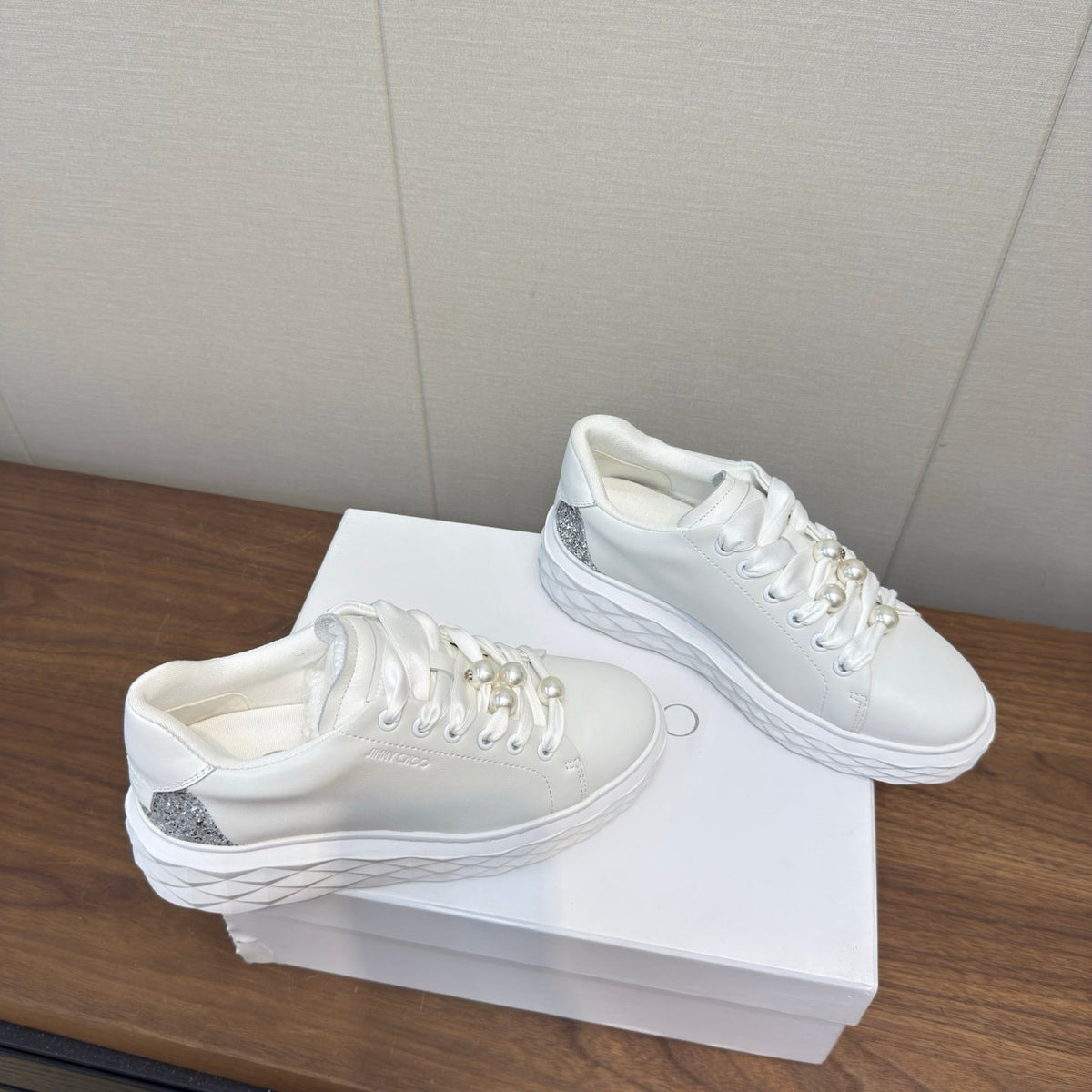 Jimmy Choo 26S Sneakers 5.5cm White Calfskin Pearl-Embellished 191764