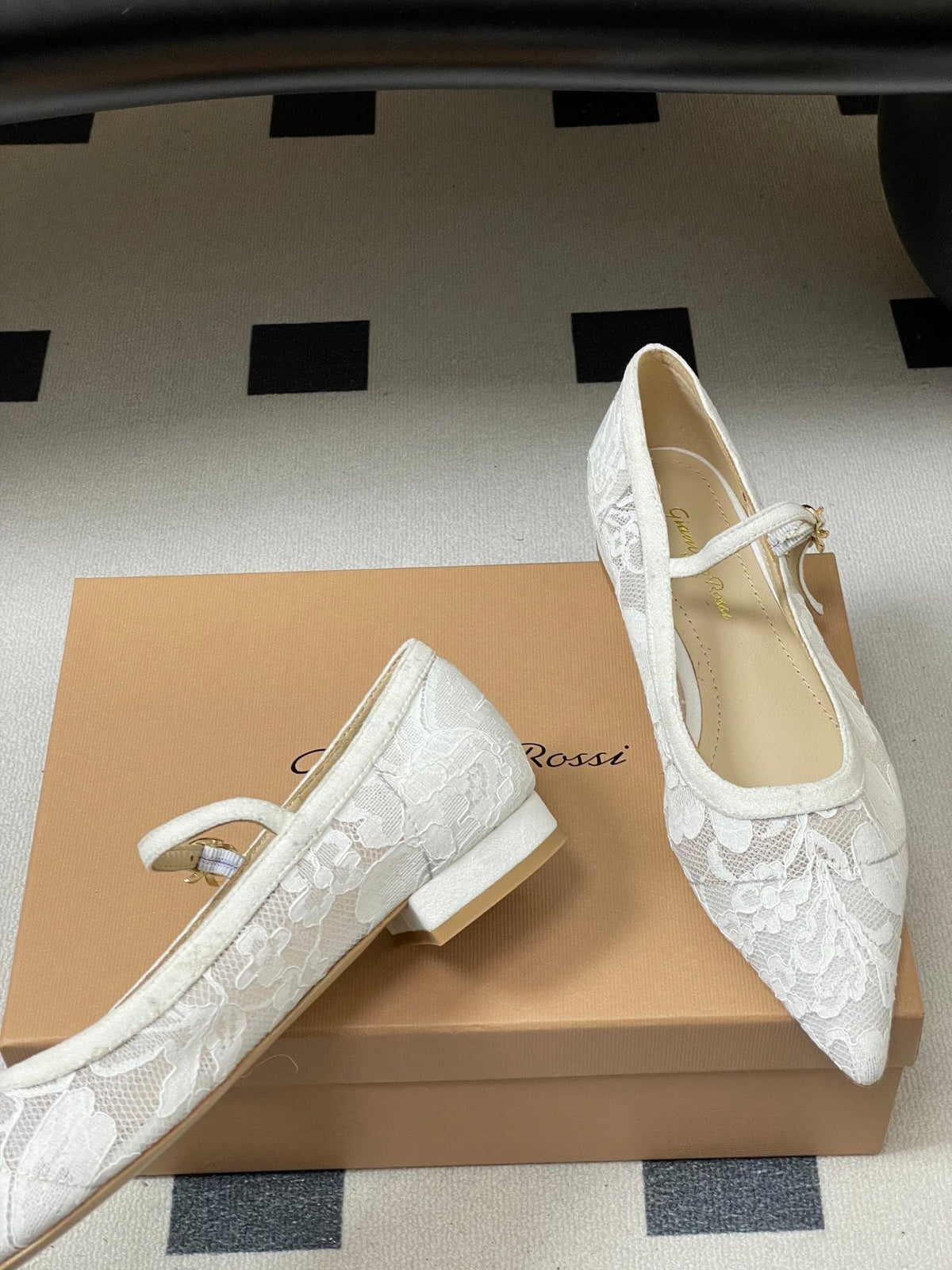 GR 26s Mary Jane White Lace 164801