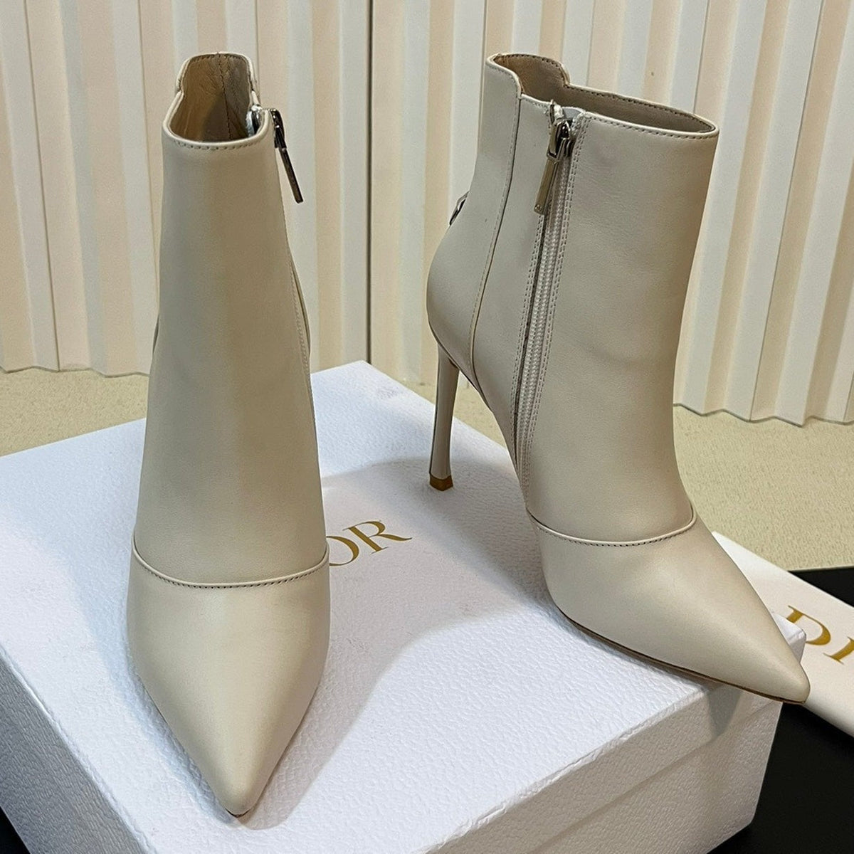 Dior 2026 Pointed Toe Ankle Boots 100mm Cowhide 137124