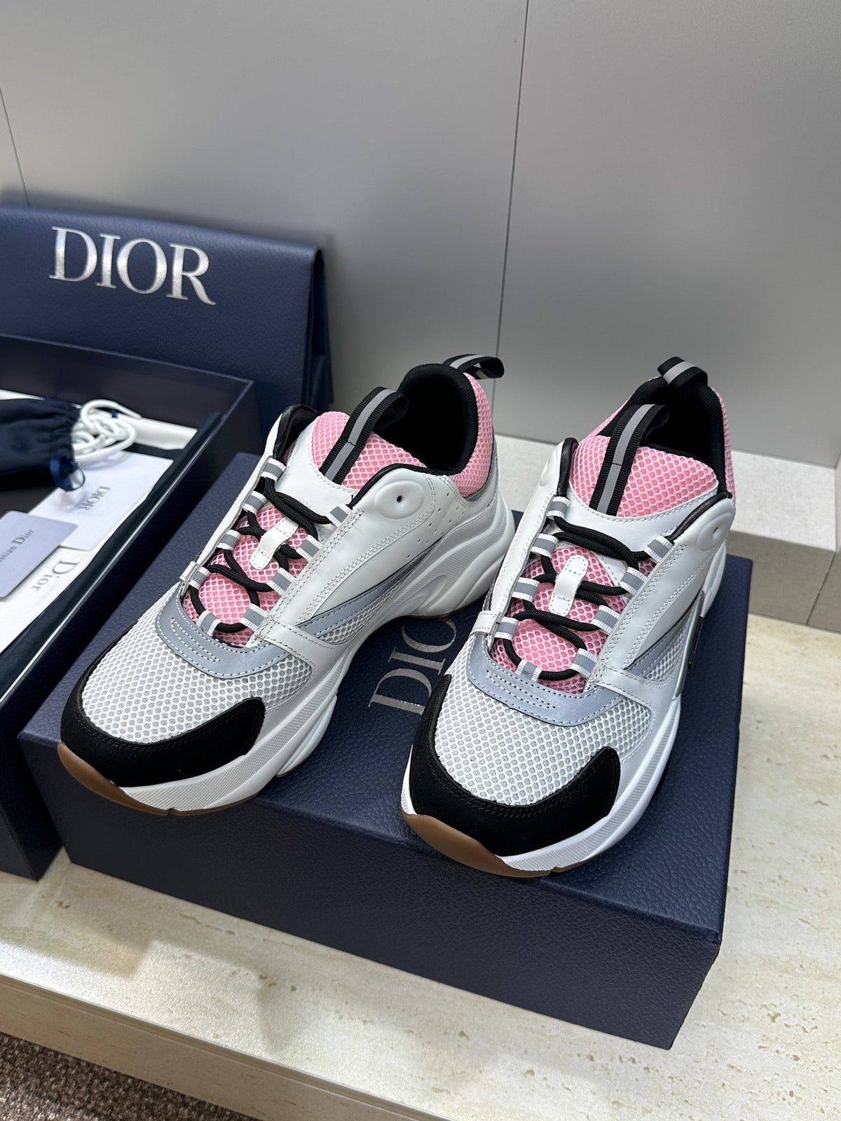 CD 26s Men B22 Sneakers White Black Pink Mesh 284105