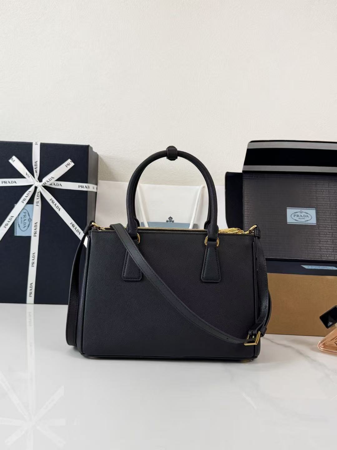 Prad 26S Galleria Bag 28cm Black Saffiano Leather
