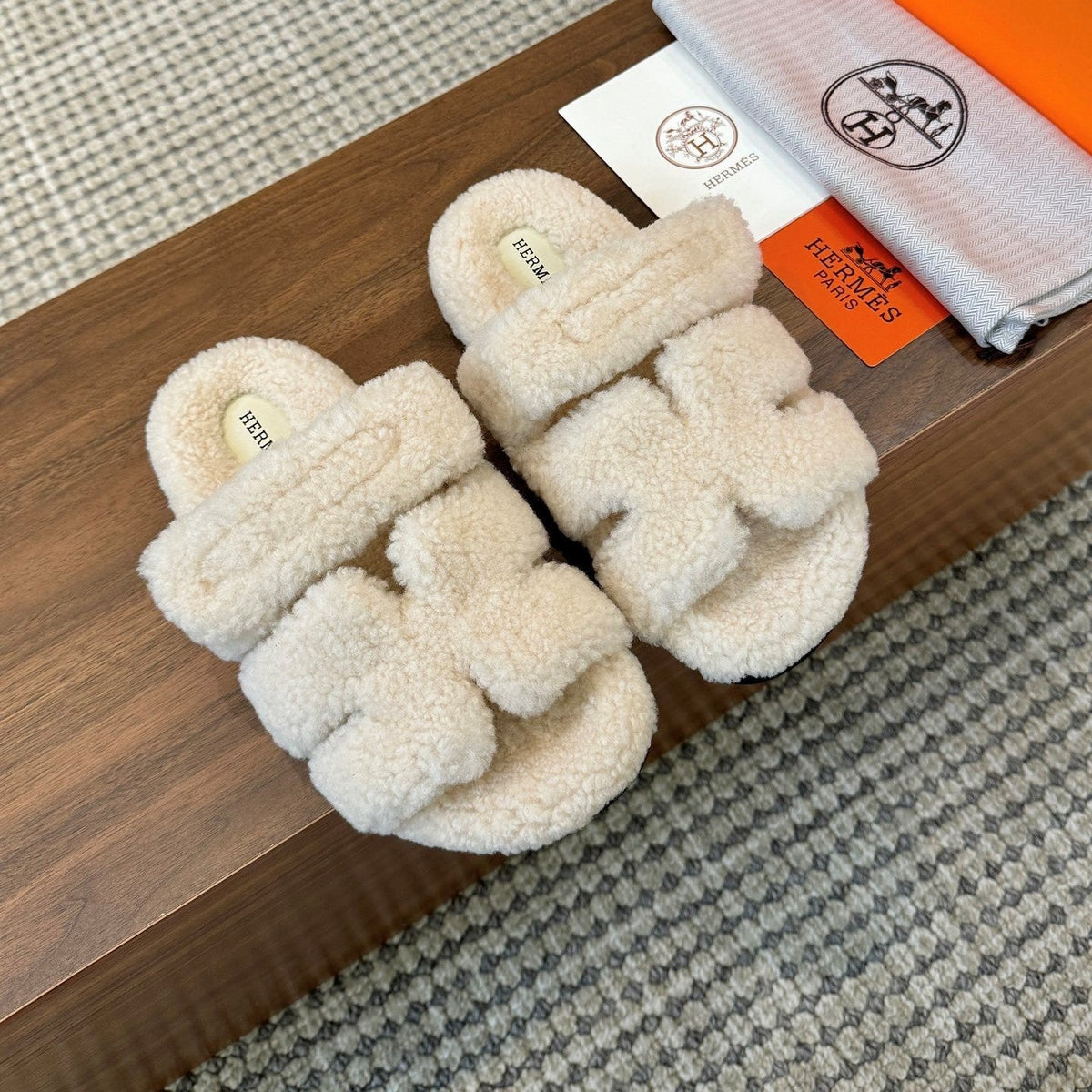 HM 26s Chypre Sandals Ecru Shearling 175168