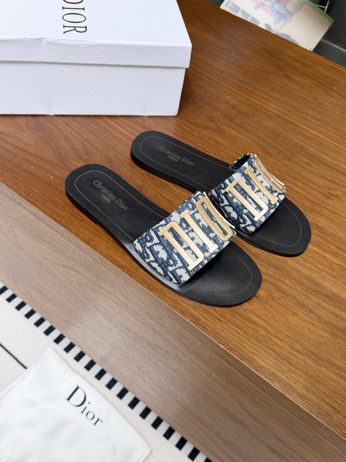 CD 26s D Way Slide Blue Dior Oblique Embroidered Cotton With Gold Hardware 719284
