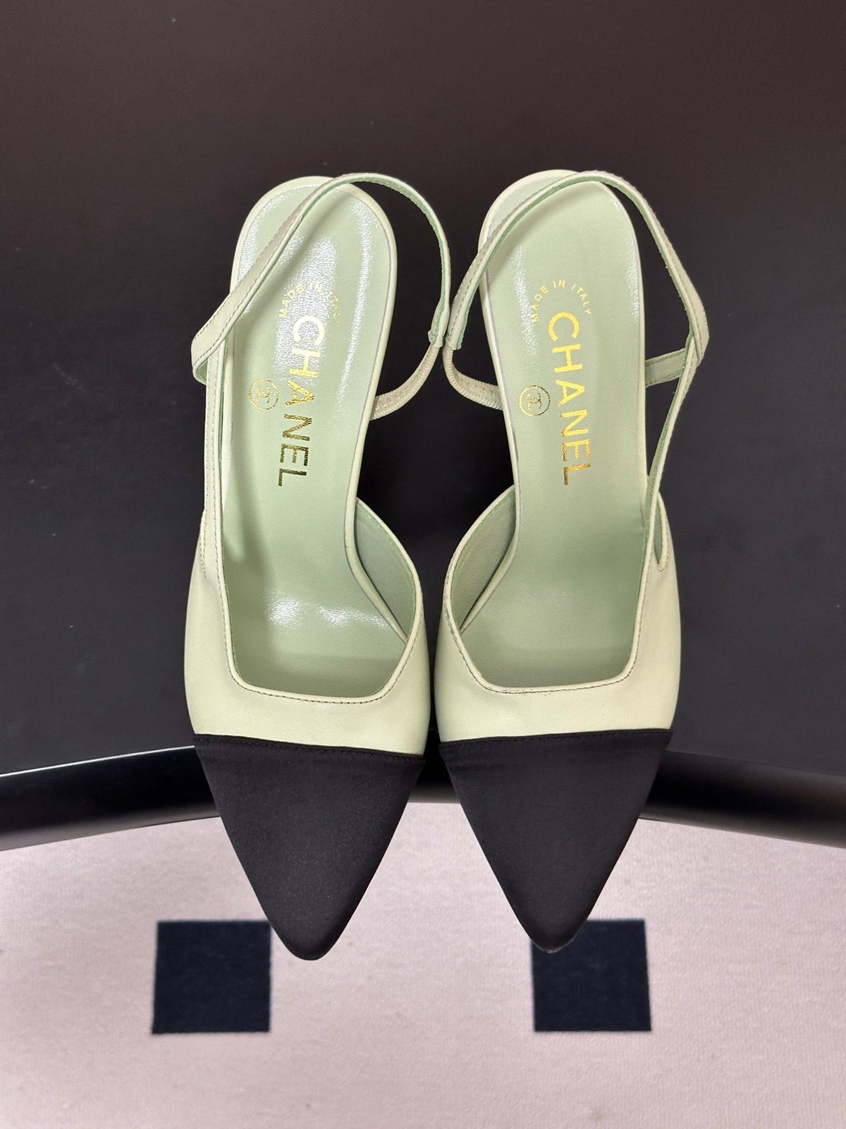 Chanel 26s Pointed Toe High Heel Slingbacks 8.5 Cm Pastel Green Lambskin Black Toe