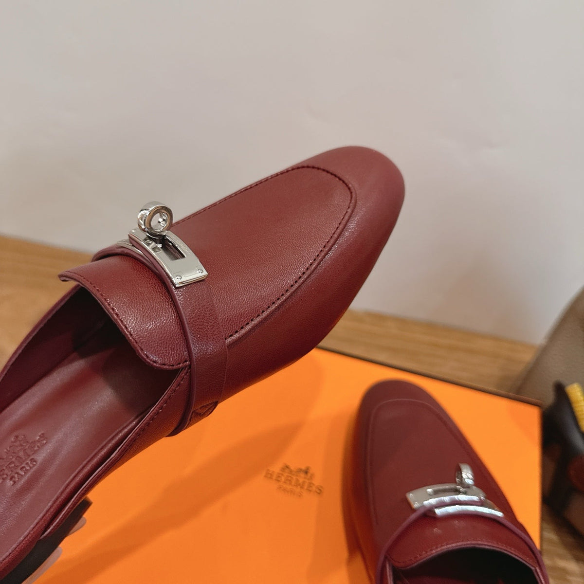HM 26s Oz Mule Burgundy Red Calfskin Silver Hardware