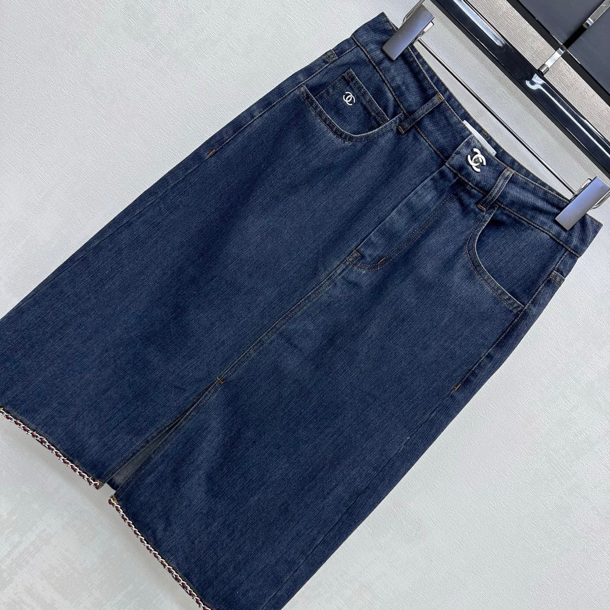 CC 26FW High-Waisted Slit Denim Midi Skirt Chain Trim Blue Cotton 441472