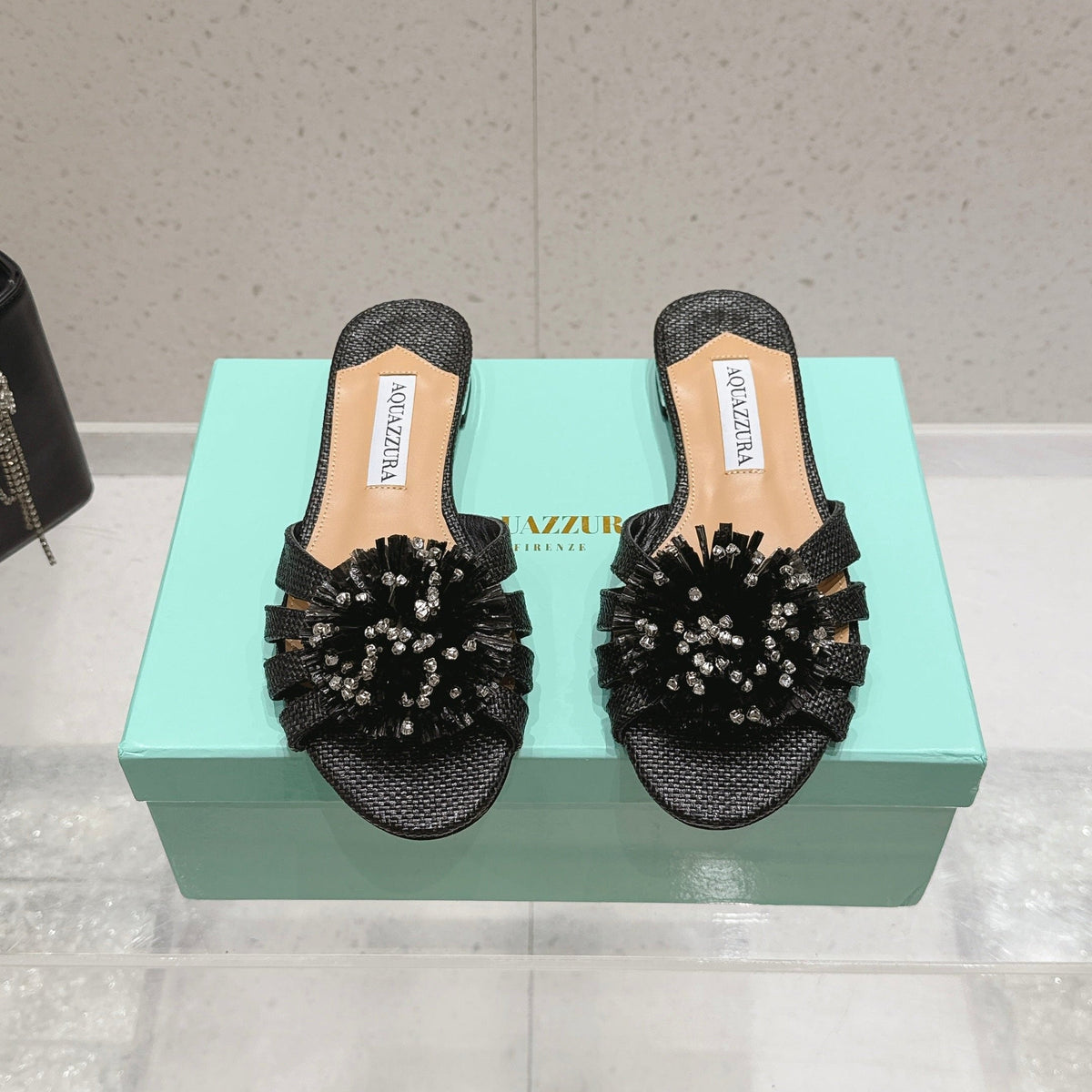 Aquazzura 26s Sandals Black Woven Raffia 301495