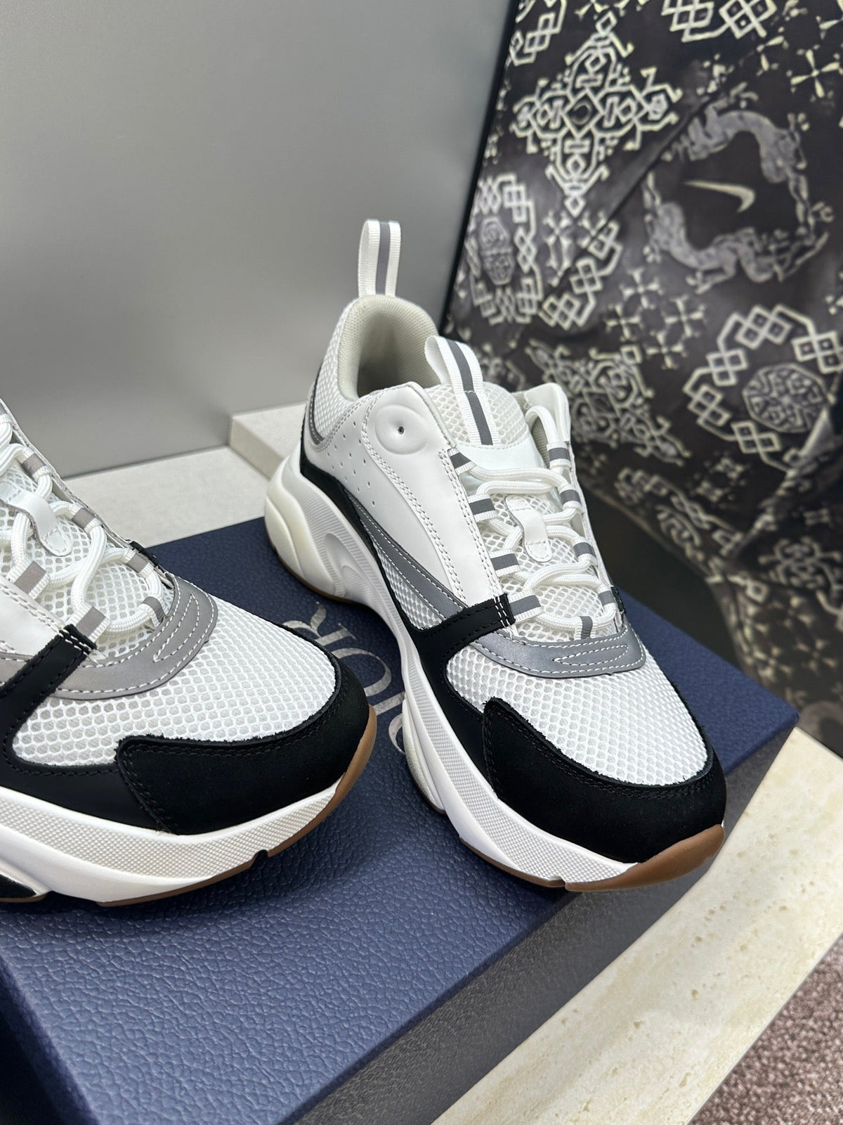 CD 26s Men B22 Sneakers White Black Grey Mesh 683142