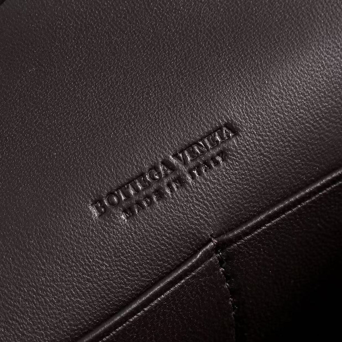 BV Andiamo Zipper Card Holder 19cm in Chocolate Leather