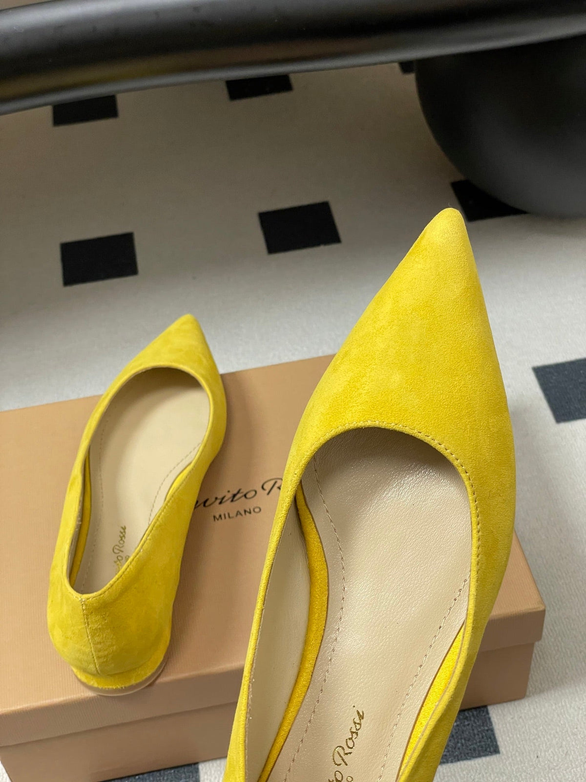 GR 26s Flats Yellow Suede 164786