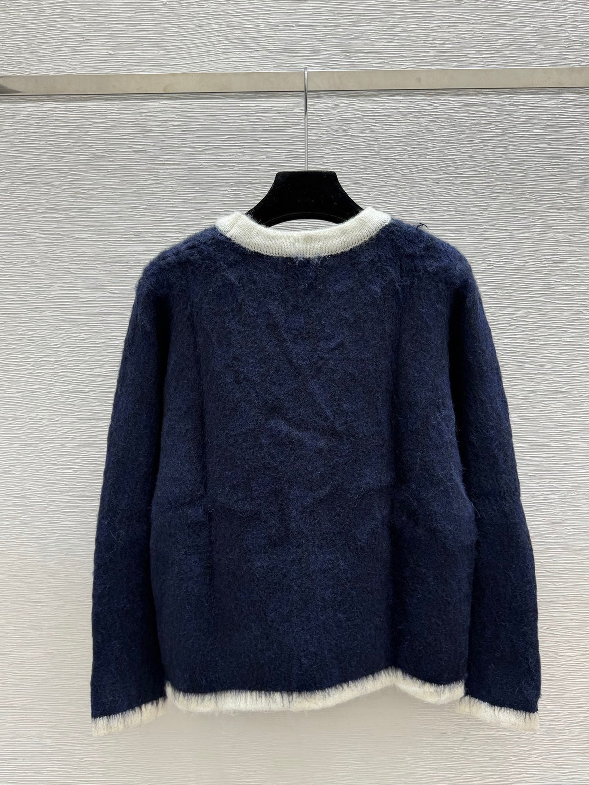 CD 26FW V-Neck Signature Band Knit Cardigan Navy Cream Wool 313306