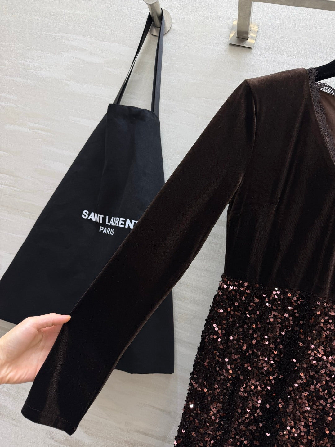YSL 26FW Sequin-Embellished Mermaid Gown Lace V-Neck Long Sleeves Velvet 441667