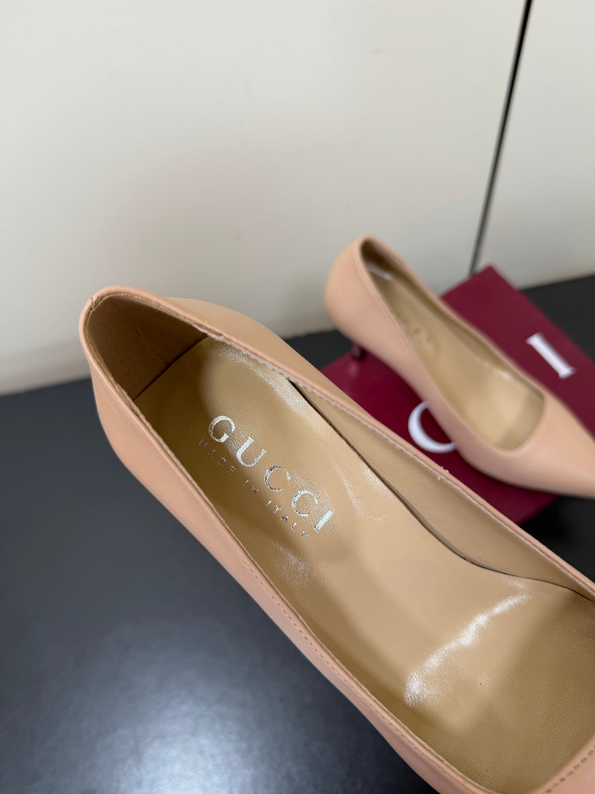 Gucci 26s Pointed Toe Pumps 8.5cm Nude Beige Calfskin