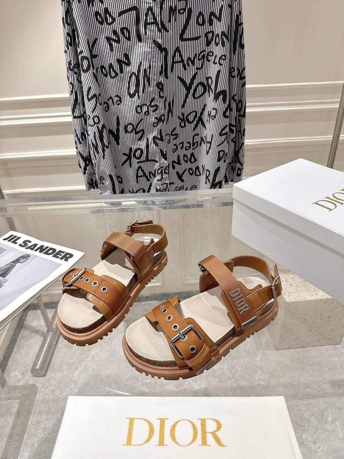 CD 26s Buckle Sandals Brown Canvas 385921