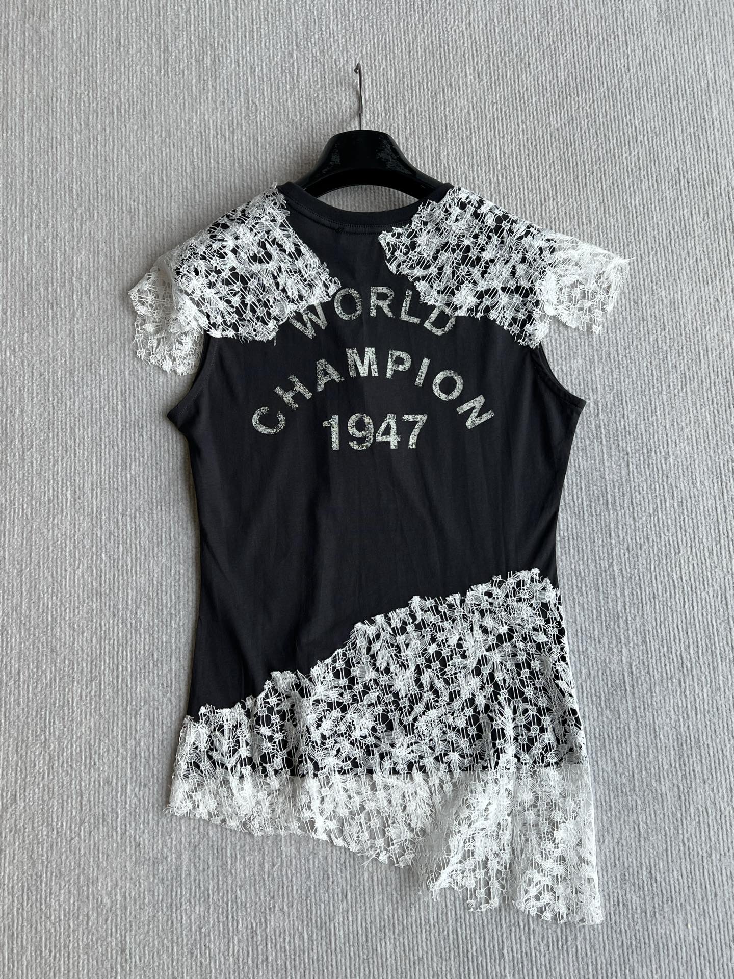 CD 26ss J'Adore Lace-Trimmed T-Shirt Black White in Cotton 376511