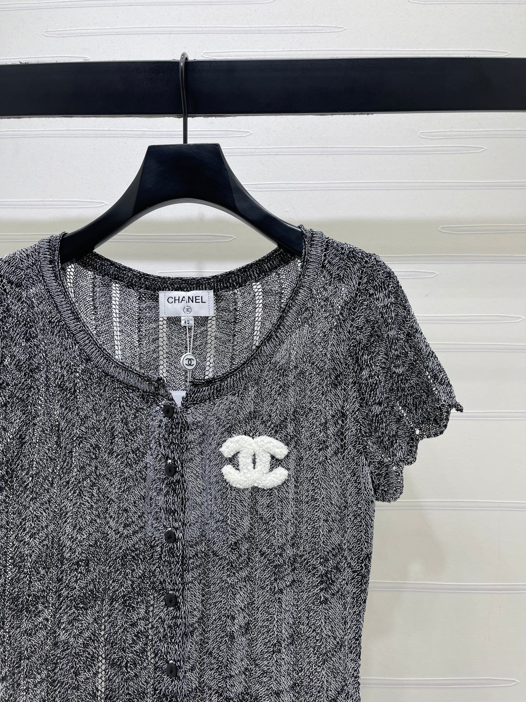 CC 26 Round Neck Short-Sleeve Cardigan Black in Wool 385424