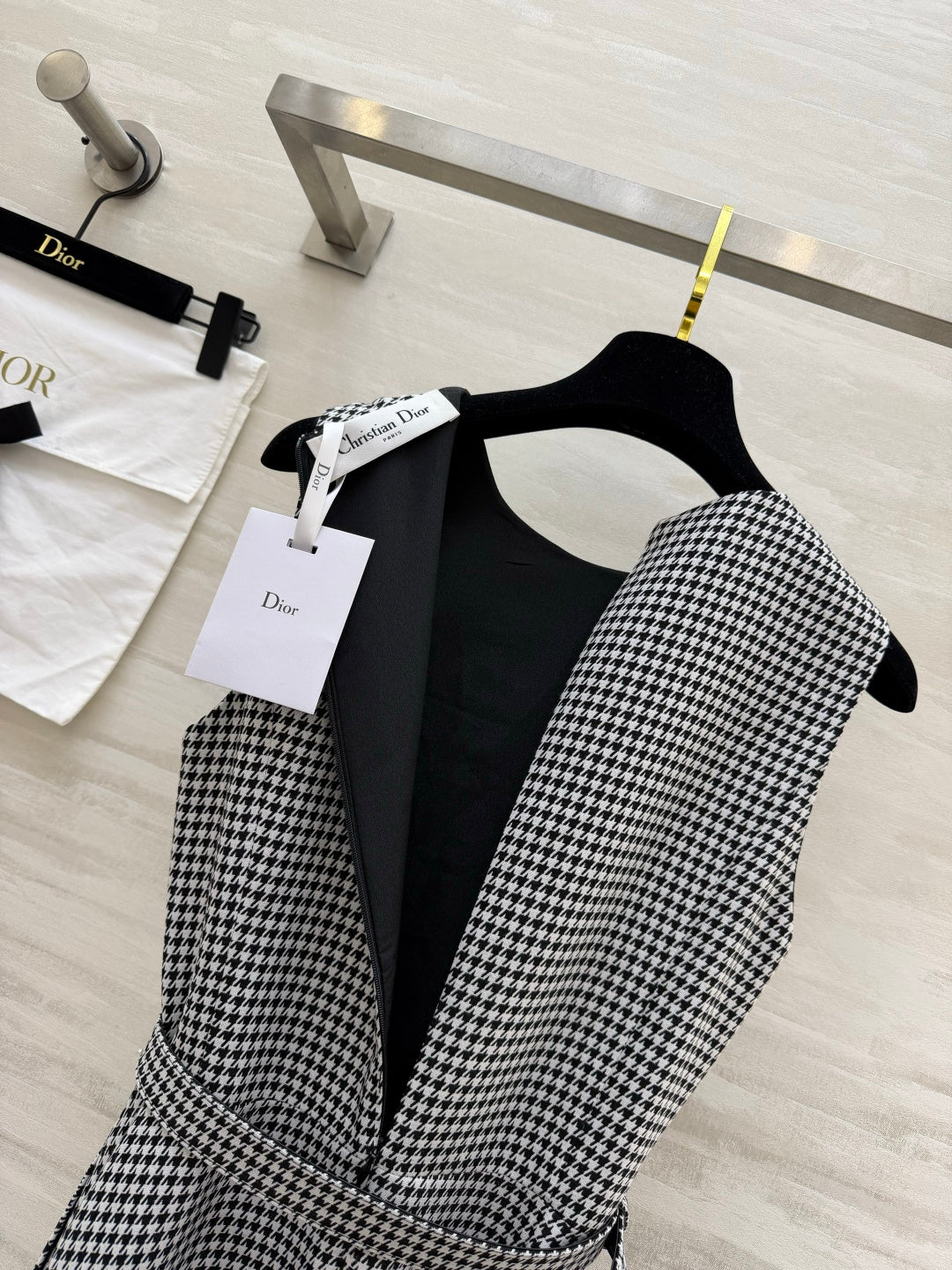 CD 26 Houndstooth Sleeveless Dress White Black in 384696