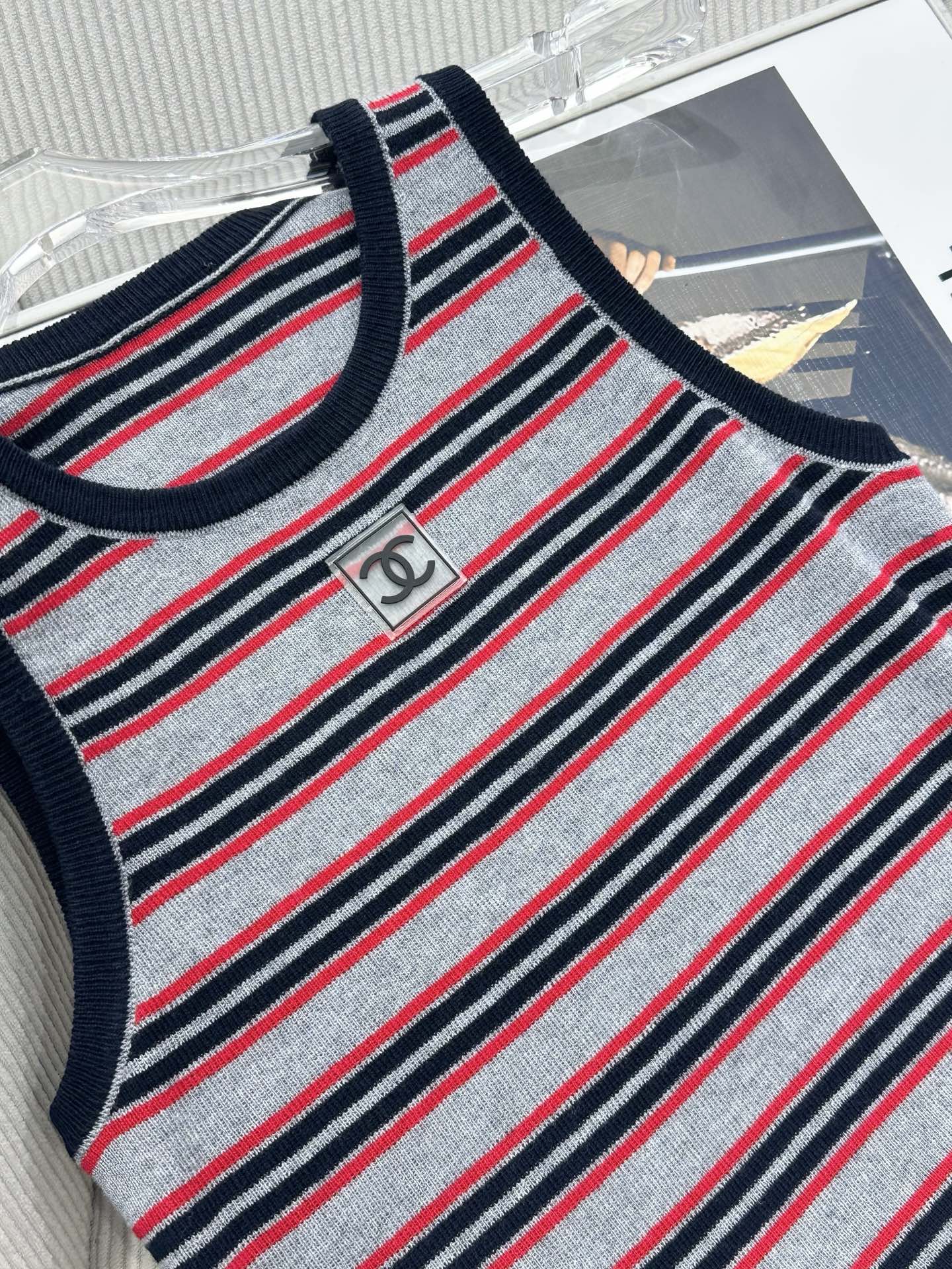CC 26 Striped Color-Blocked Knit Vest Top Grey in Wool 387691
