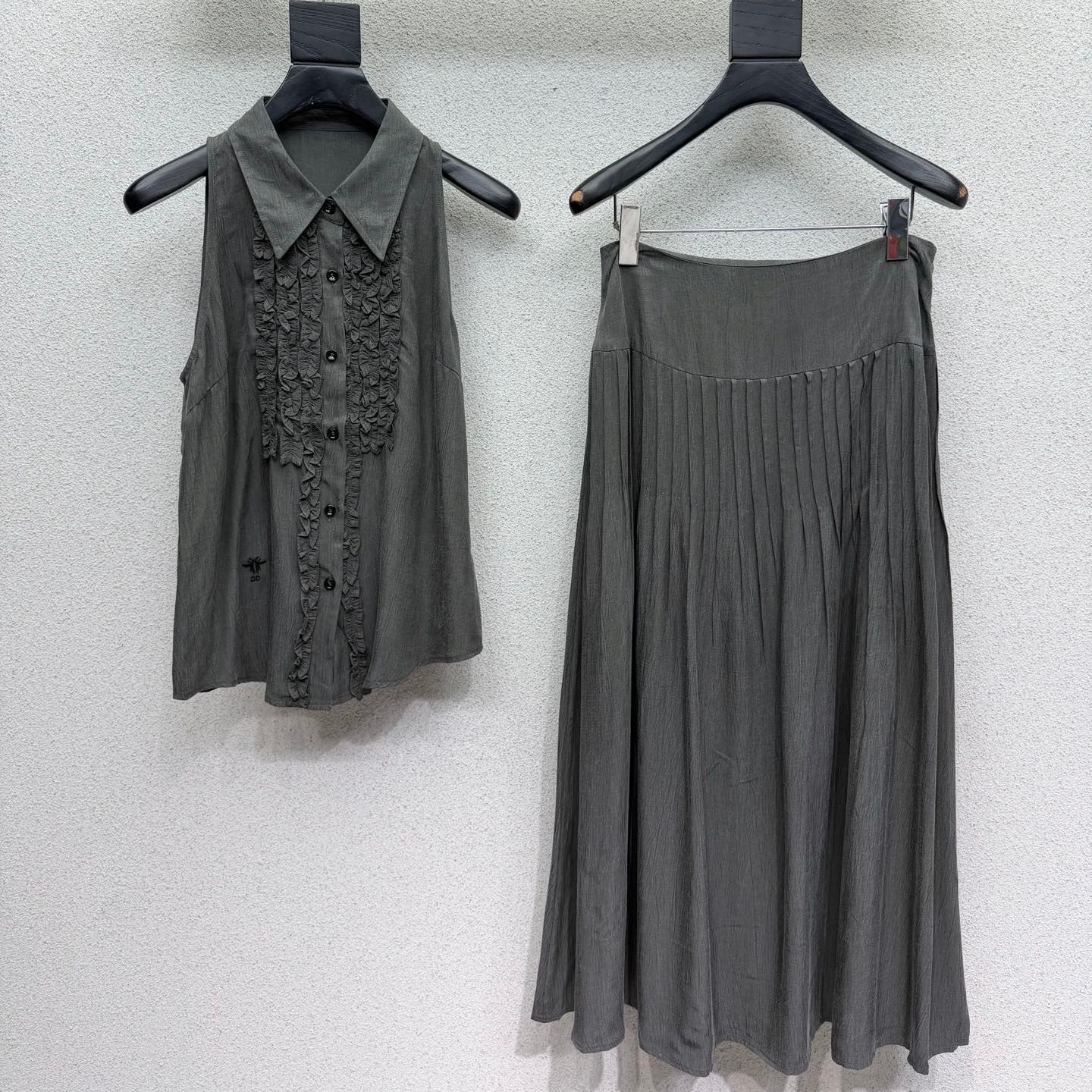 CD Bee Sleeveless Shirt Set Gray in Cupro 388336