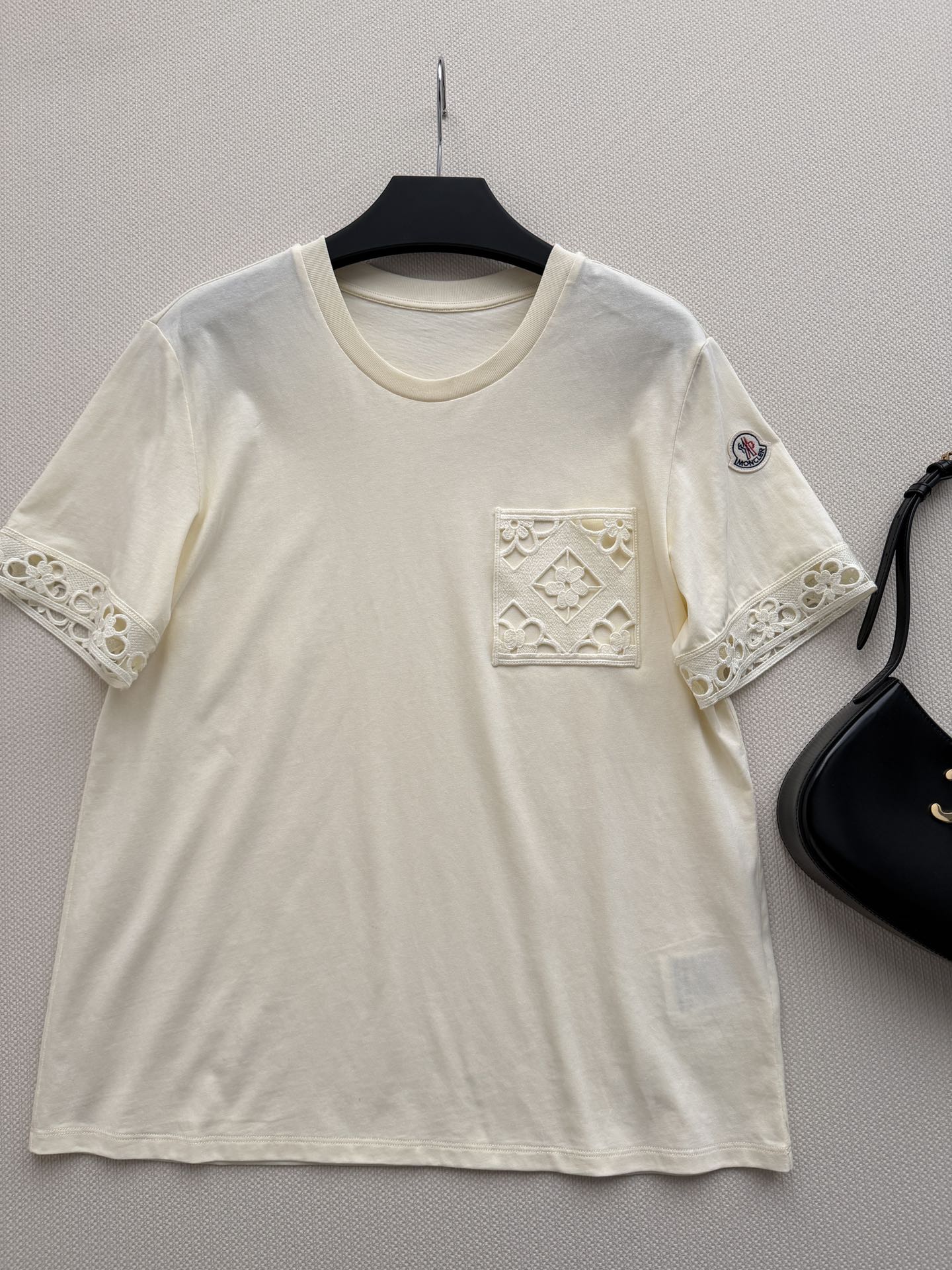 Moncler 26 Short-Sleeve T-Shirt Beige in Cotton 387830