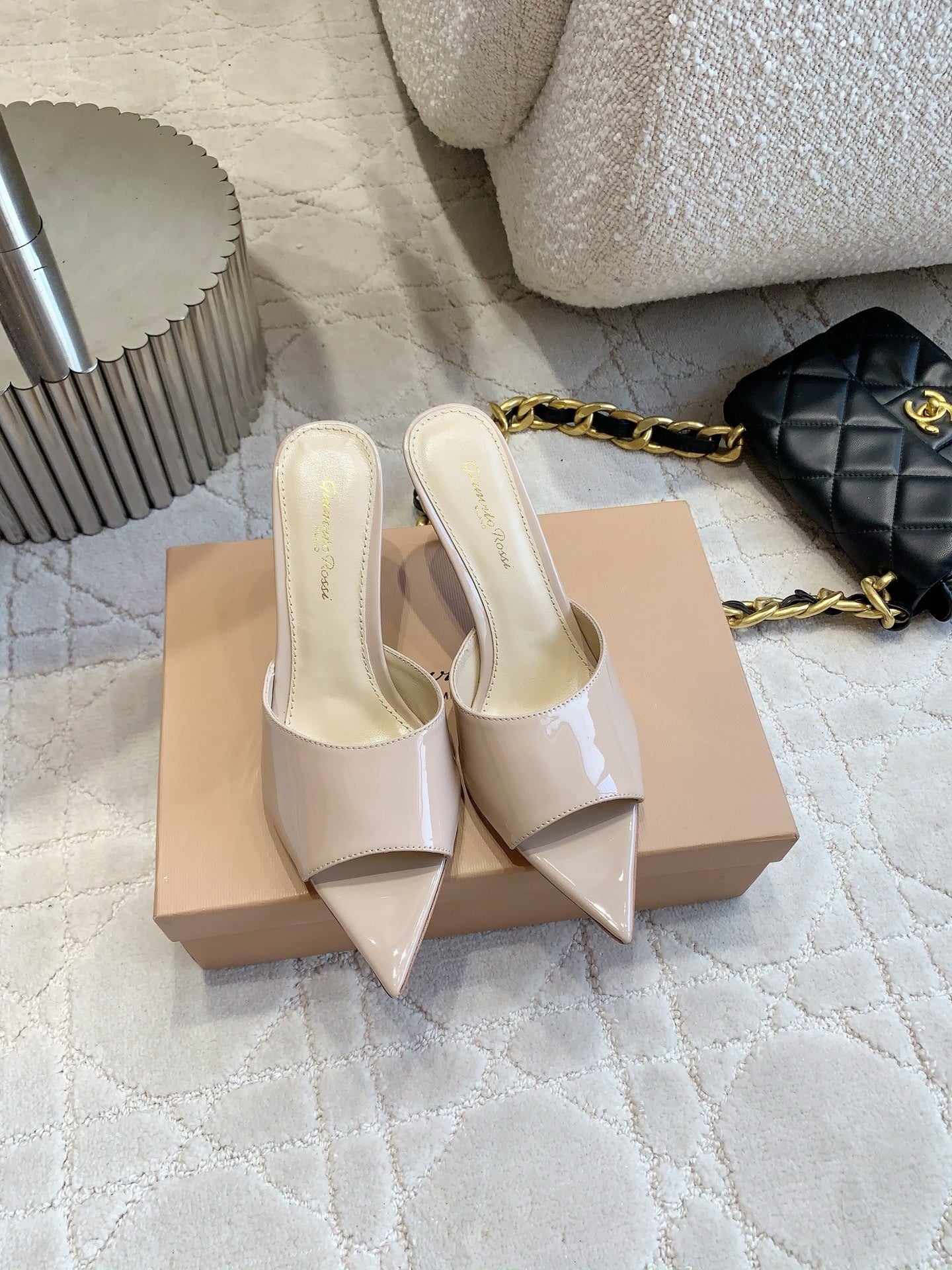GR Pointed-Toe Mule Sandals 8.5cm Beige Patent Cowhide 851873