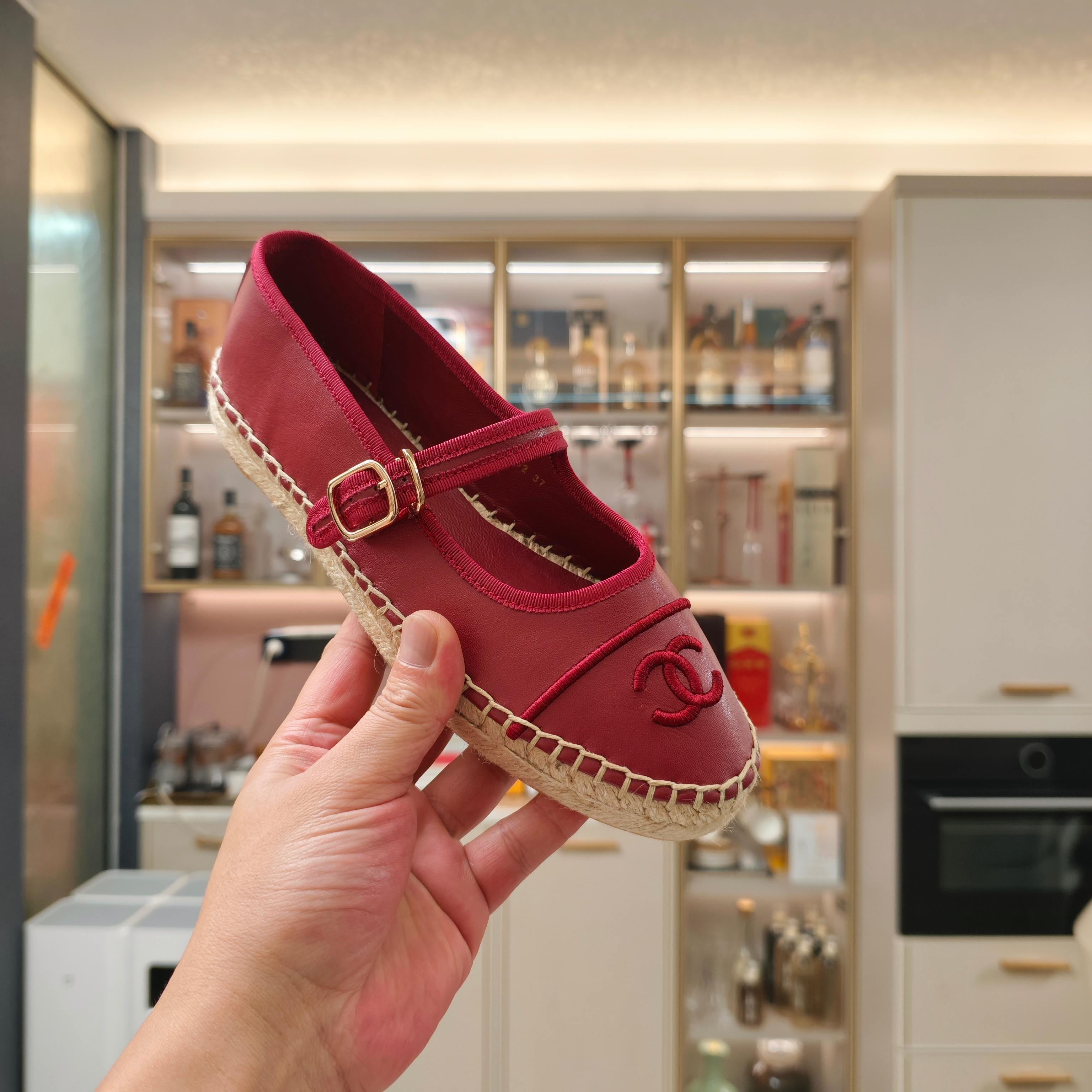 CC Espadrilles Red Lambskin Leather Jute Sole 855753