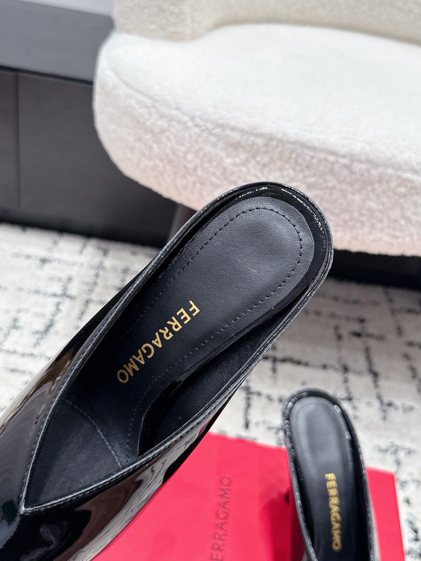 FG Itaca Pointed Toe Mules 9.5cm Black Patent Leather 858412