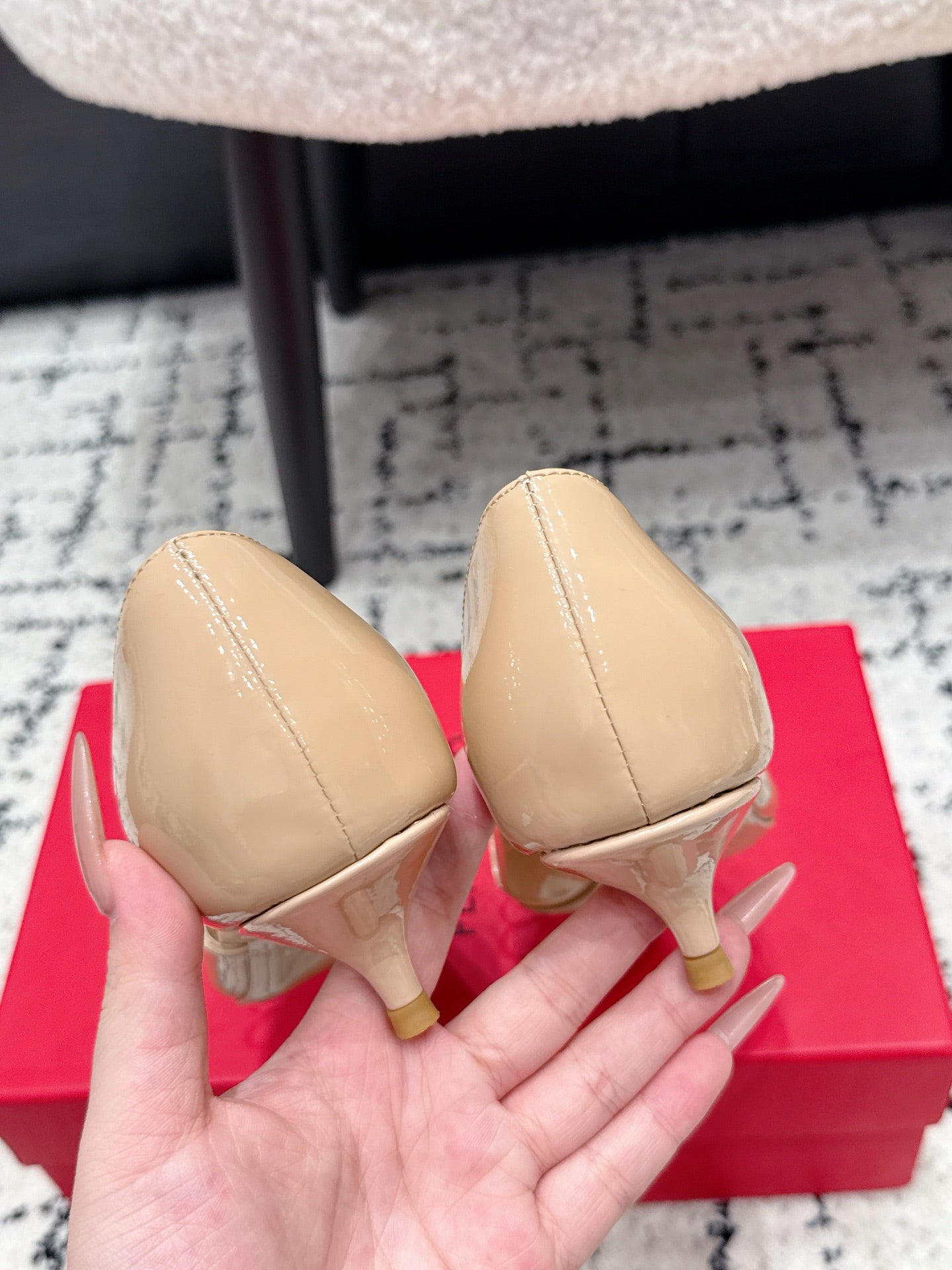 FG Gyoia Bow Pointed Toe Pumps 3.5cm Beige Patent Leather 848409