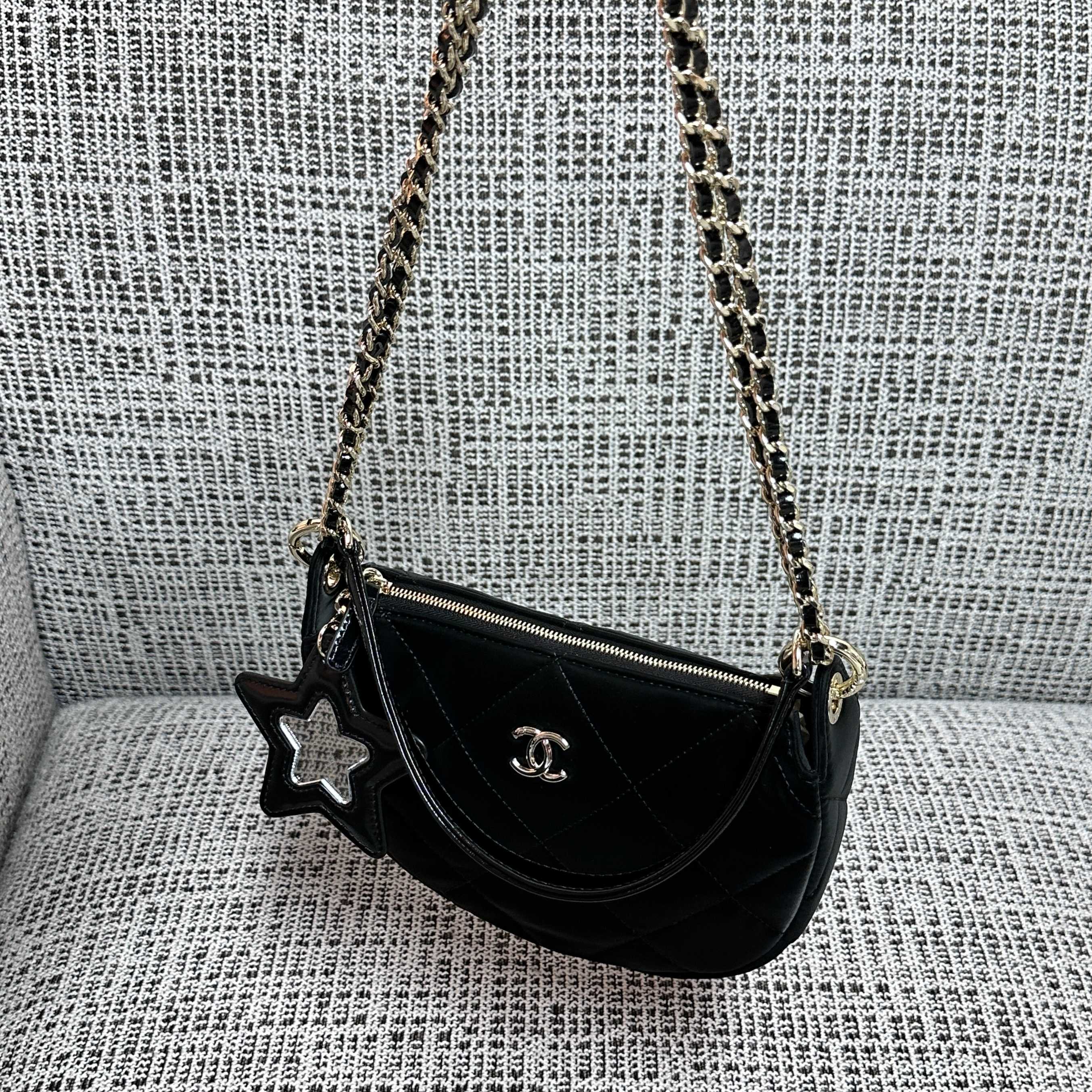 CC Coco Neige Clutch With Chain Star Charm 22cm Black Velvet