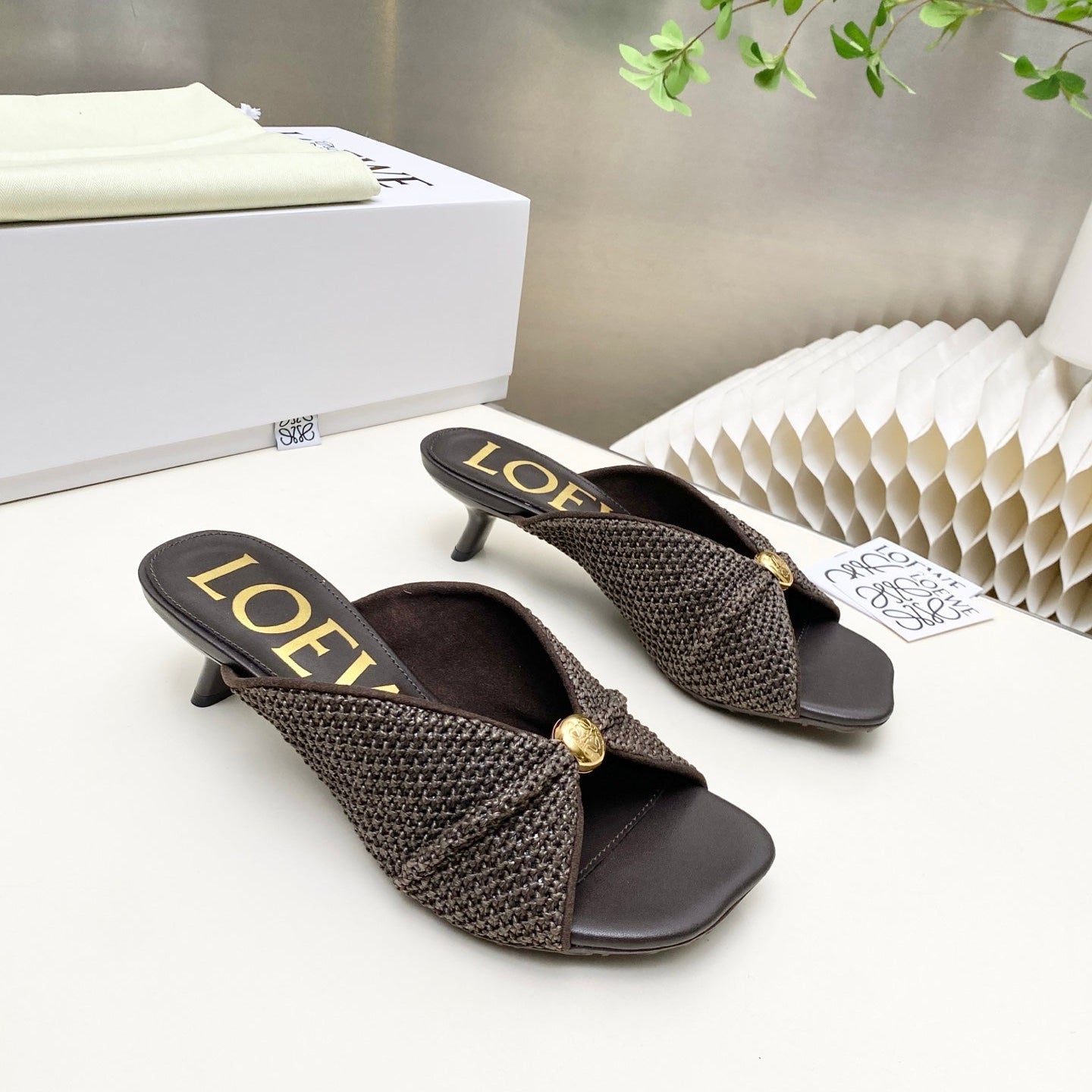 Loew Pebble Soft Sandals Chocolate Lambskin Leather 881363
