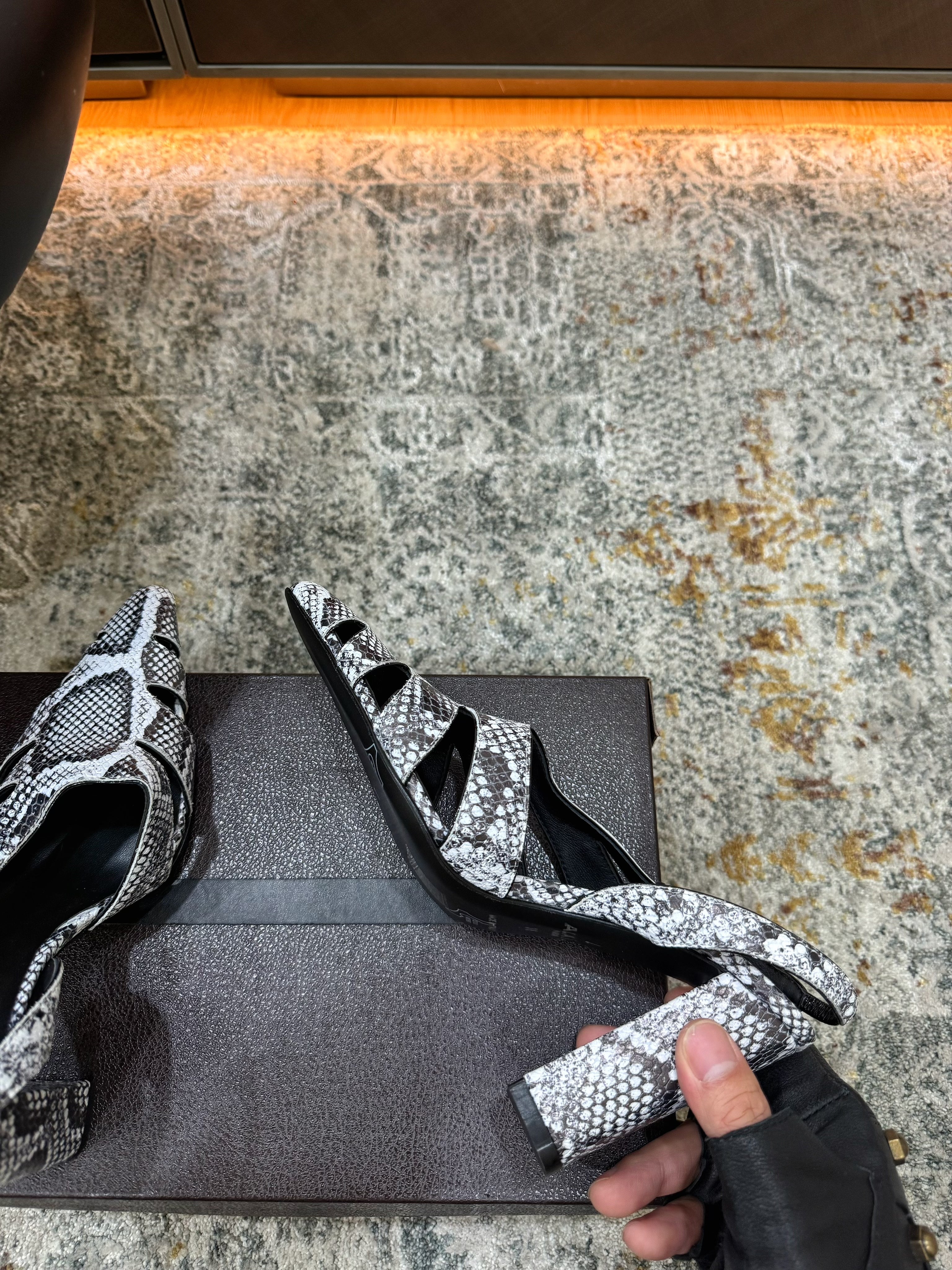Alaia Snake Print Slingback Pumps 9.5cm Grey Cowhide 881559