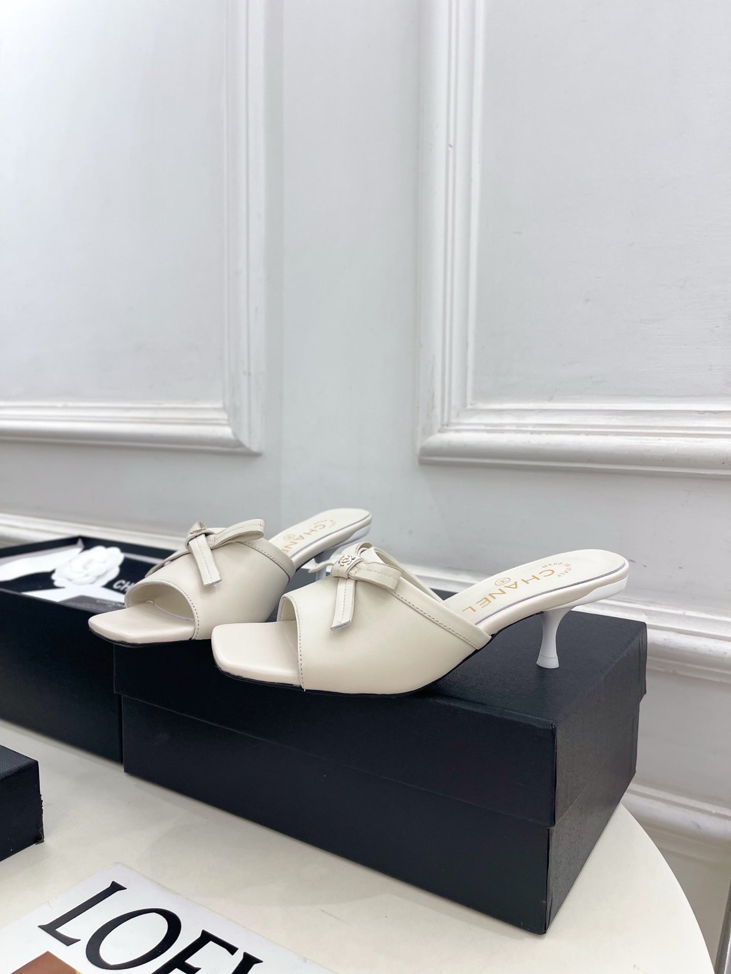 CC Bow Mules 5cm Cream Lambskin Leather 891755
