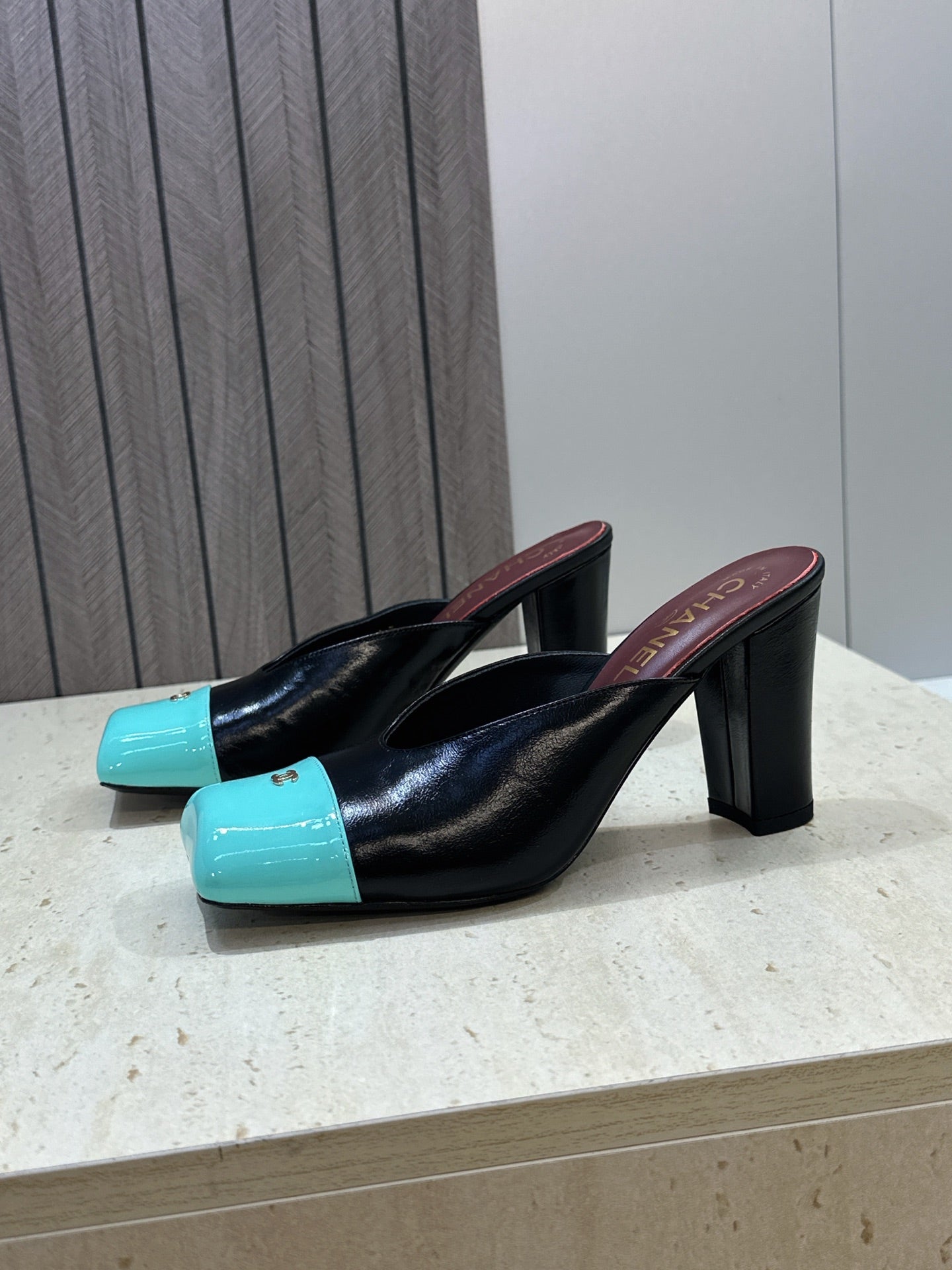 CC Cap Toe Mules 90mm Black Teal Patent Leather 896855