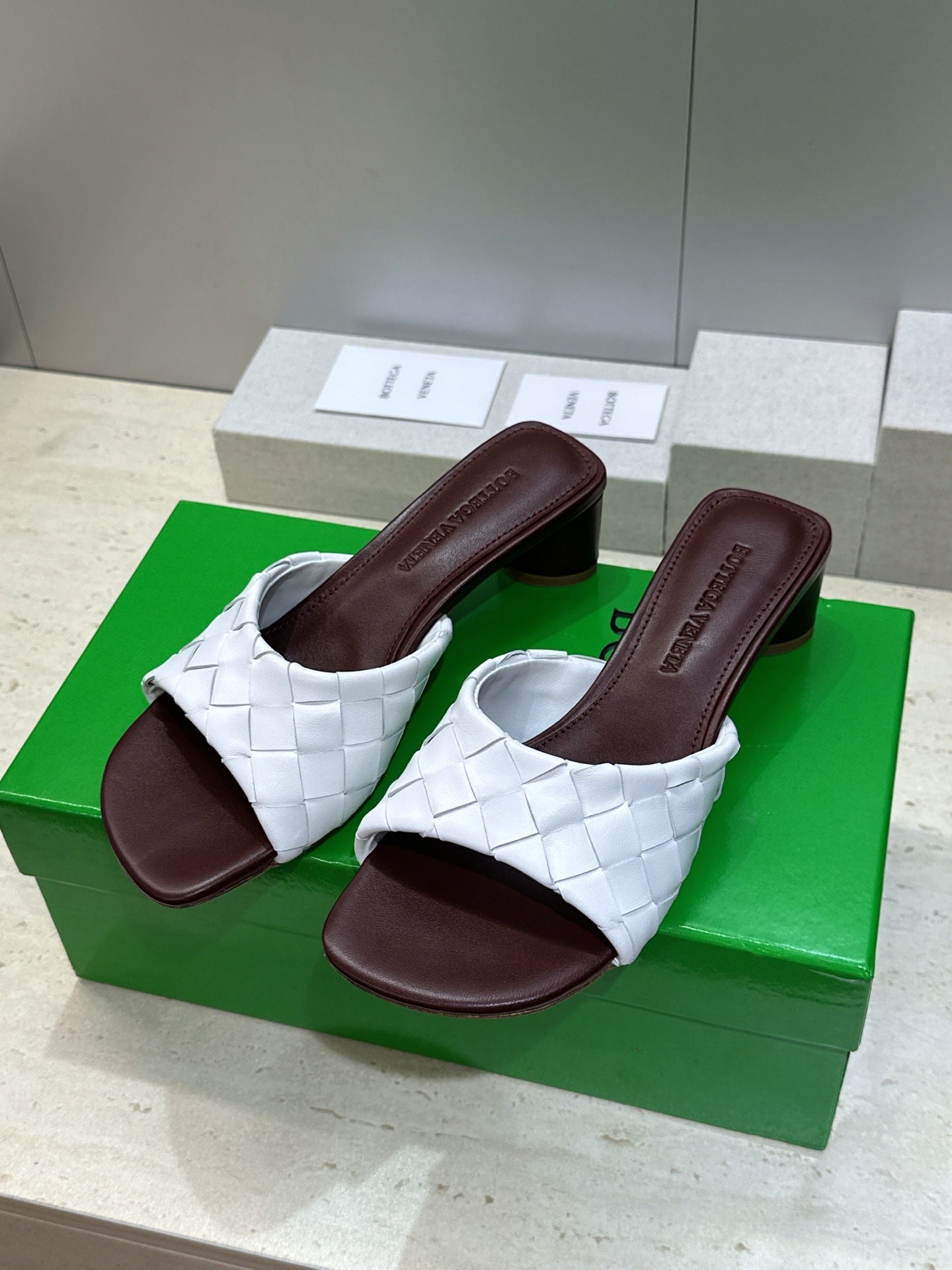 BV 26s Blink Intrecciato Mules 4.5cm White Brown Leather 896572
