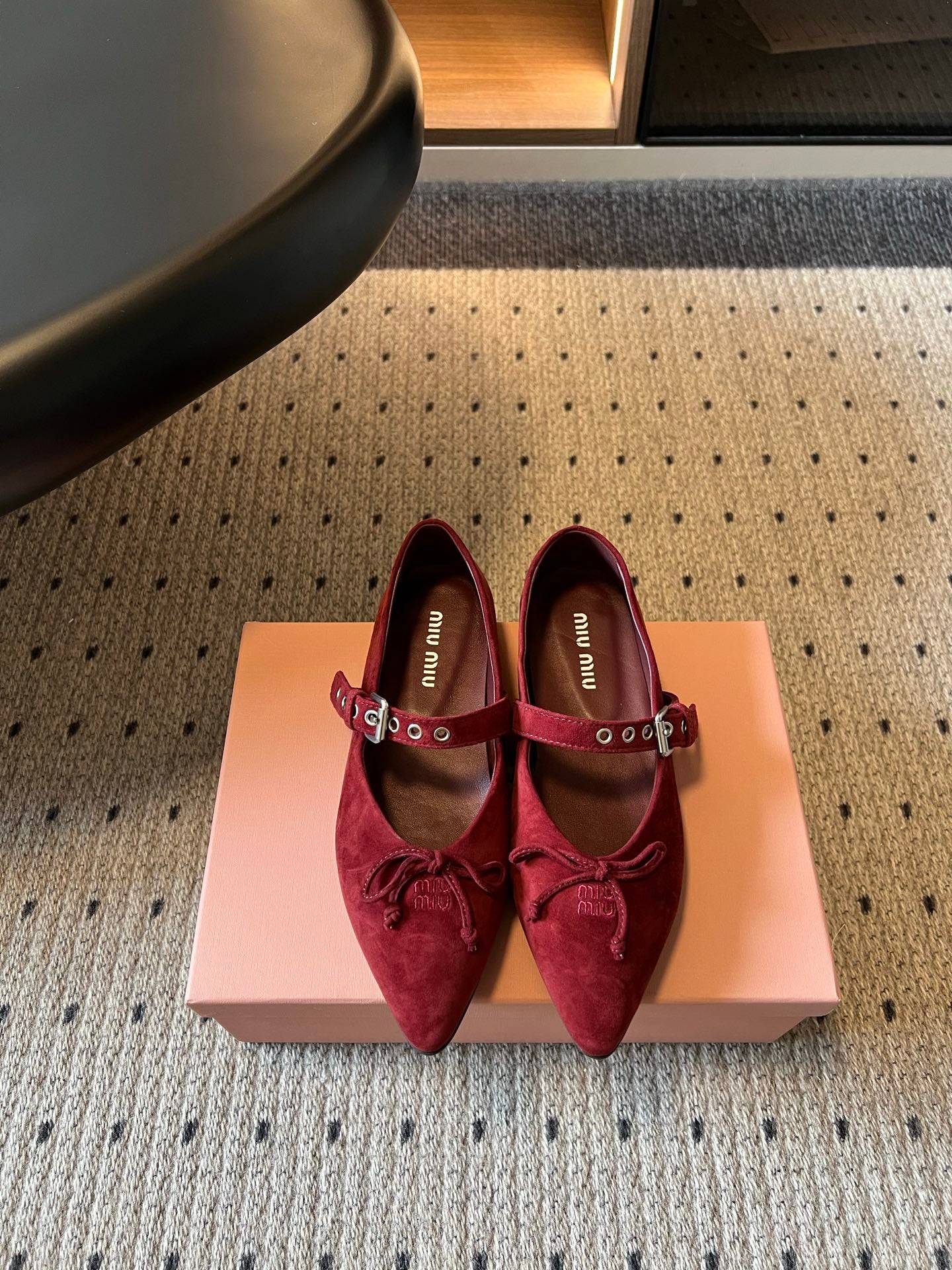 Miu Pointed Toe Bow Mary Jane Flats Red Suede 933430