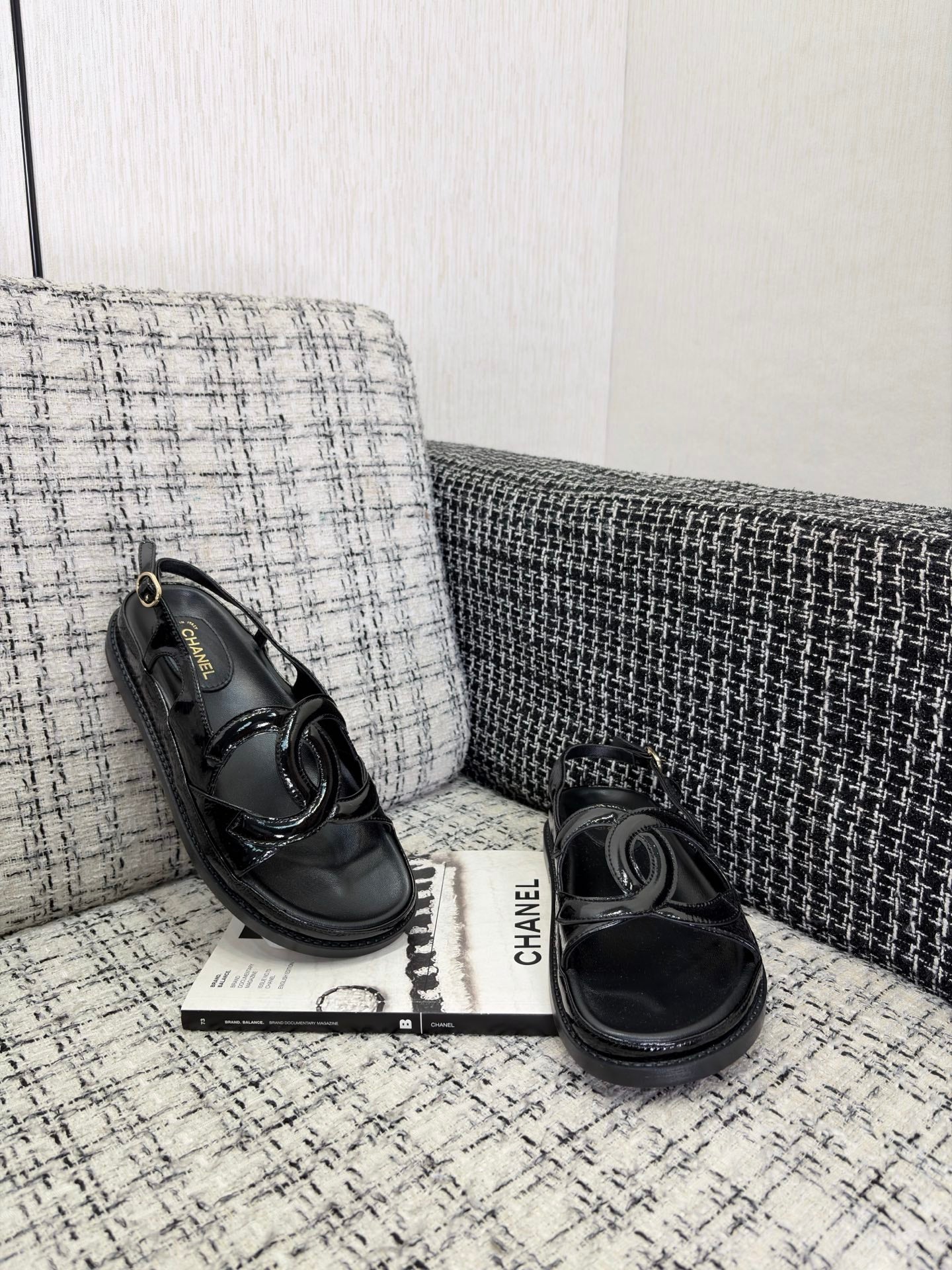 CC Embossed Sandals Black Patent Leather935914