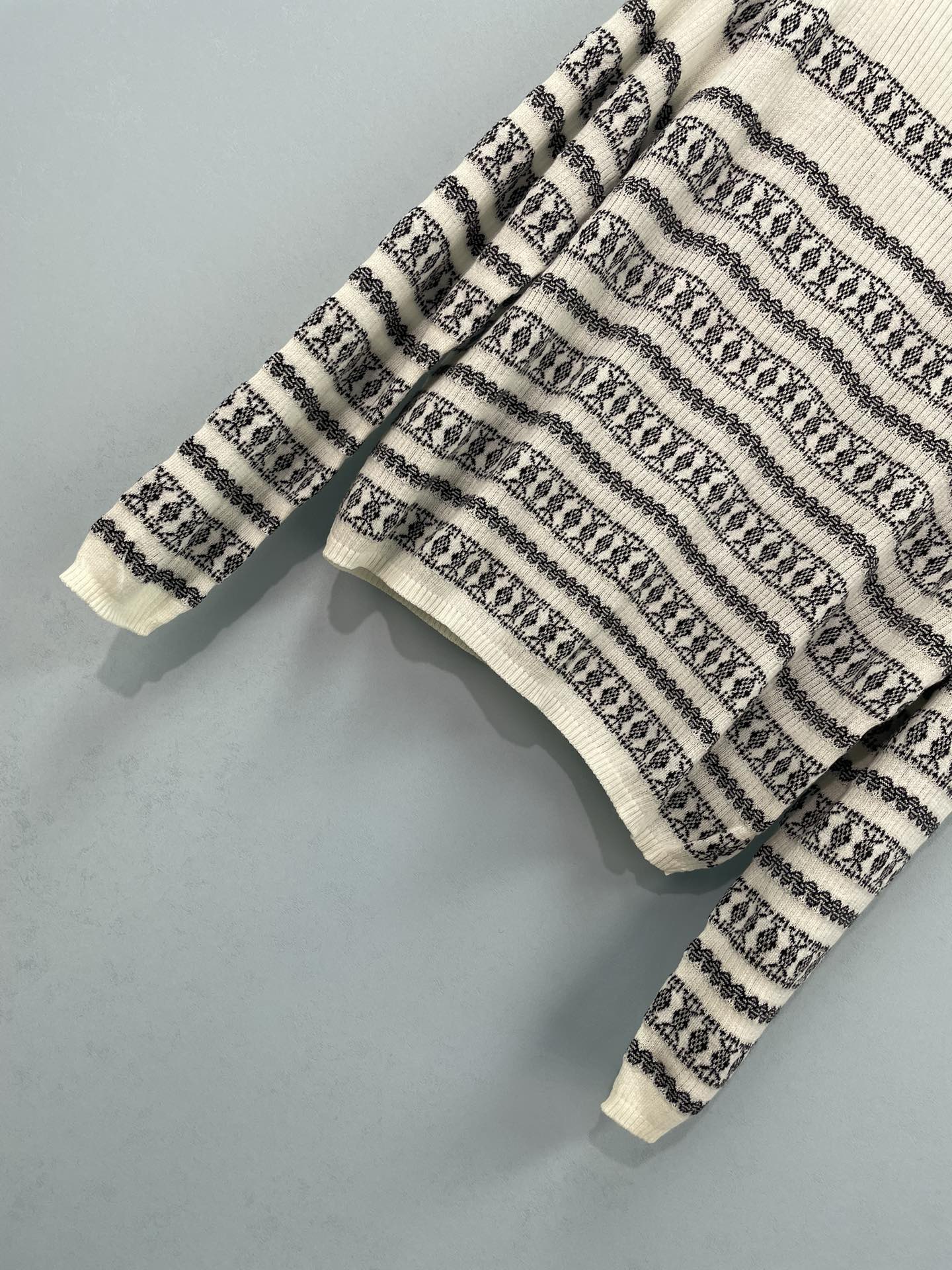 CC Geometric Crewneck Sweater Wool 747518