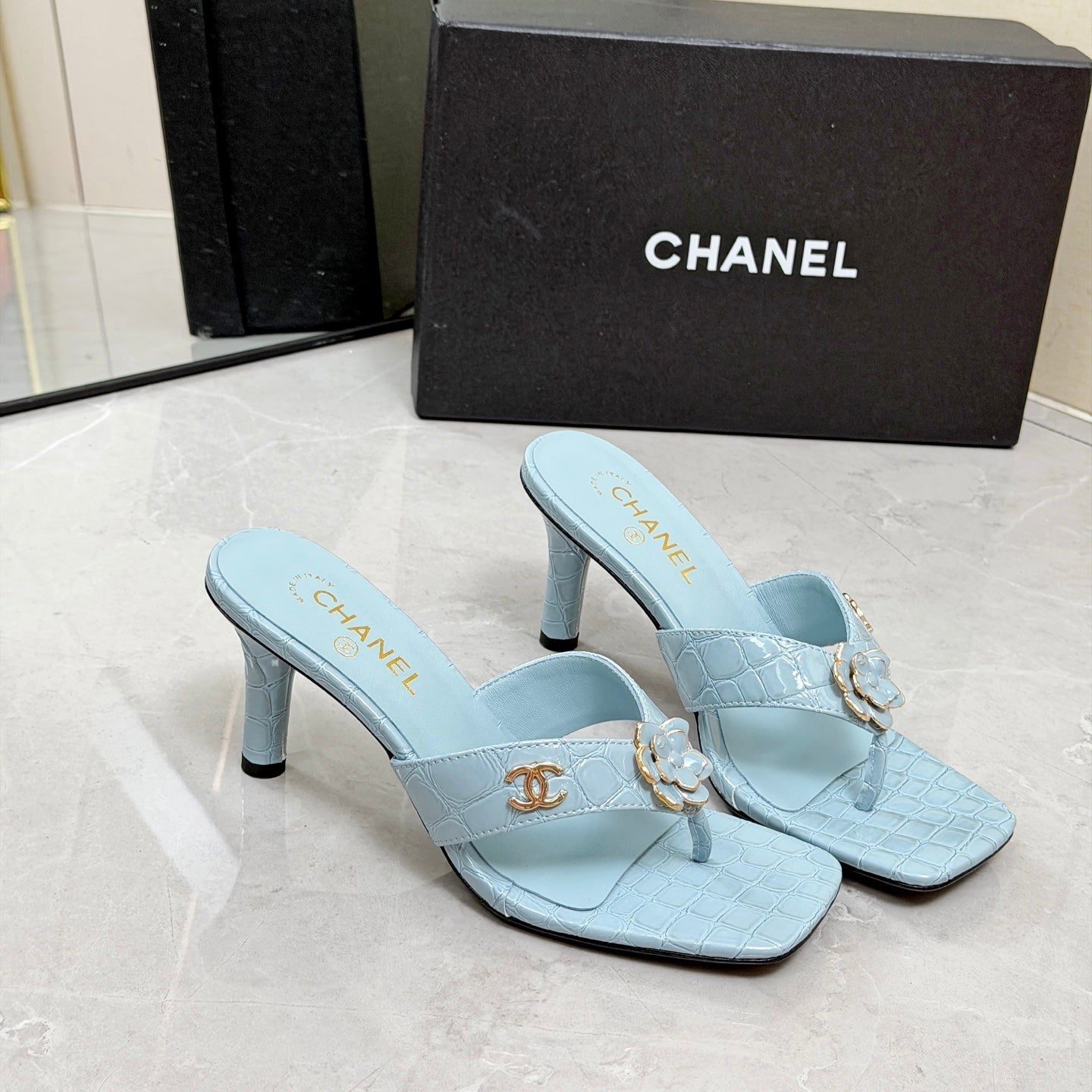 CC 26A Camellia Double C Thong Sandals 8.5CM Blue Stone-Grain Cowhide 938252