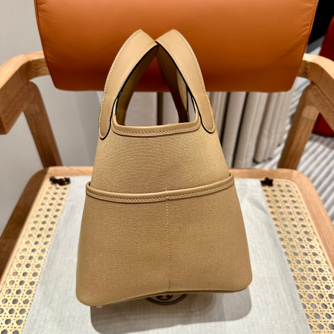 HM Picotin Lock 18CM Pocket Handbag Beige Swift Canvas