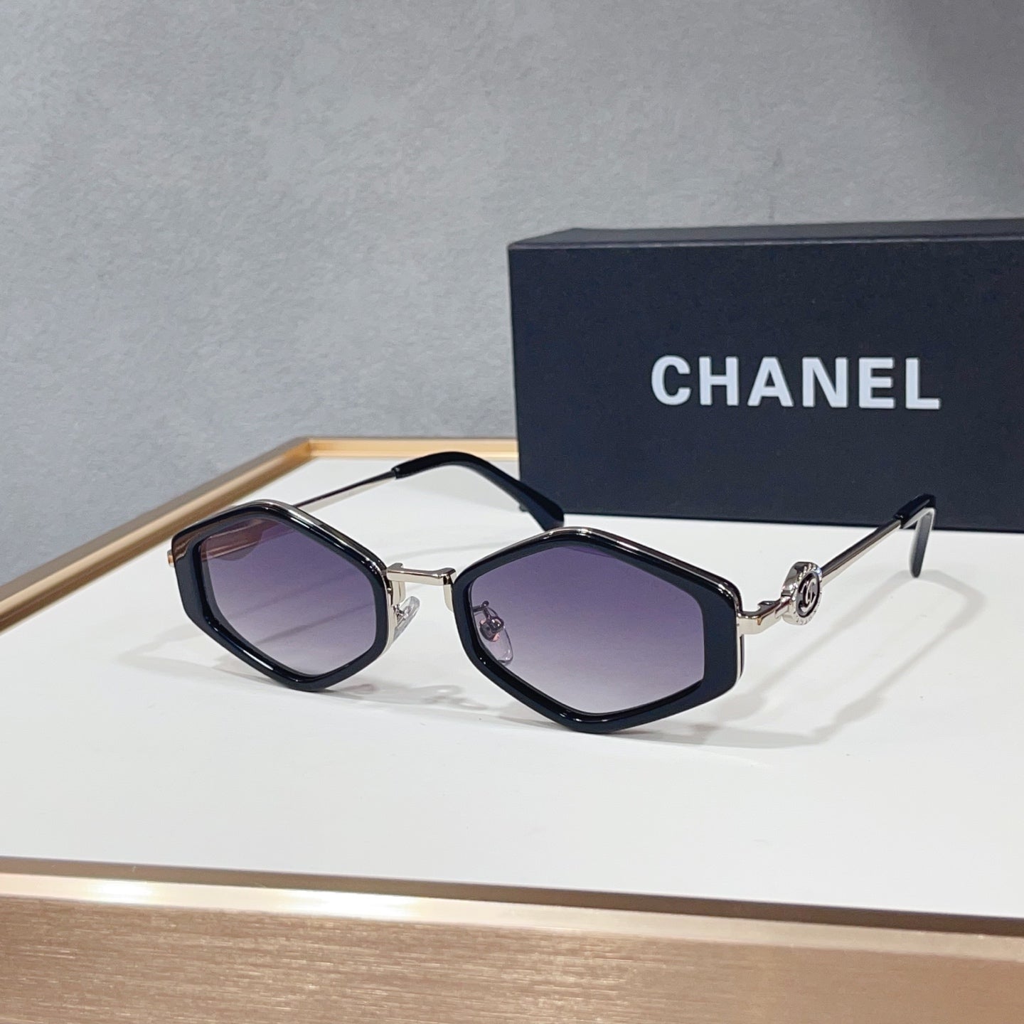 CC Sunglasses 71