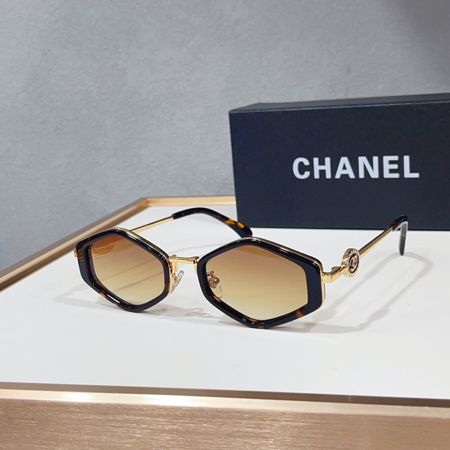 CC Sunglasses 71