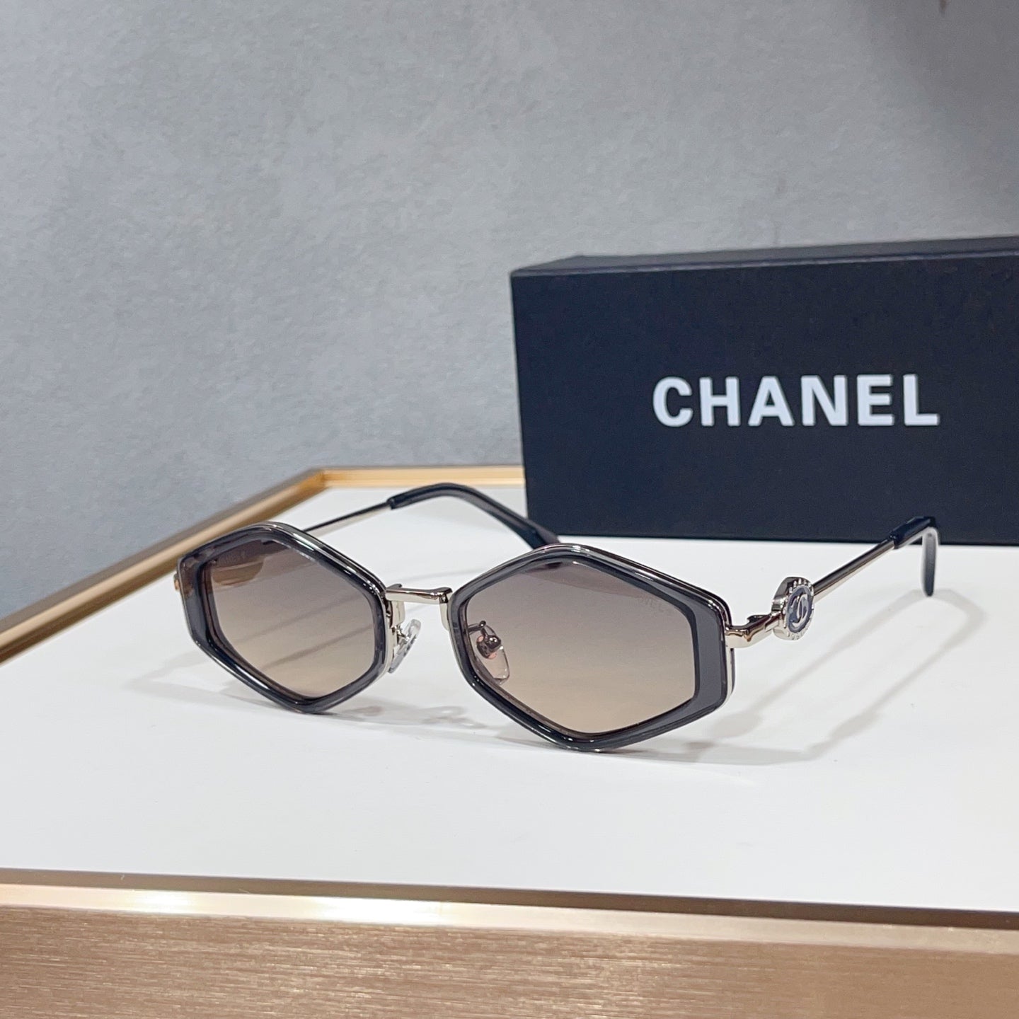 CC Sunglasses 71
