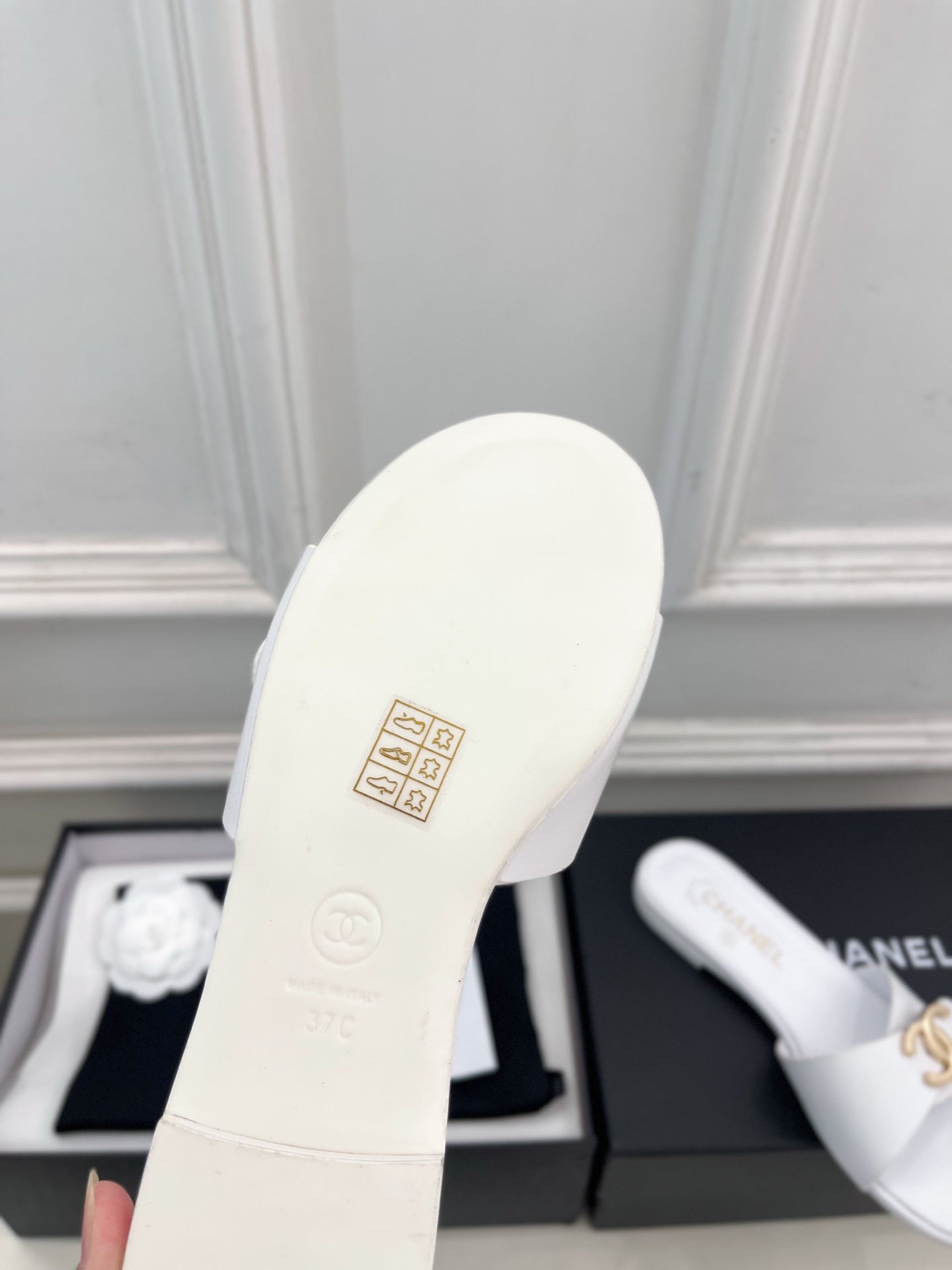 CC 26ss Pre-Collection Double C Slide Sandals White Leather 946870