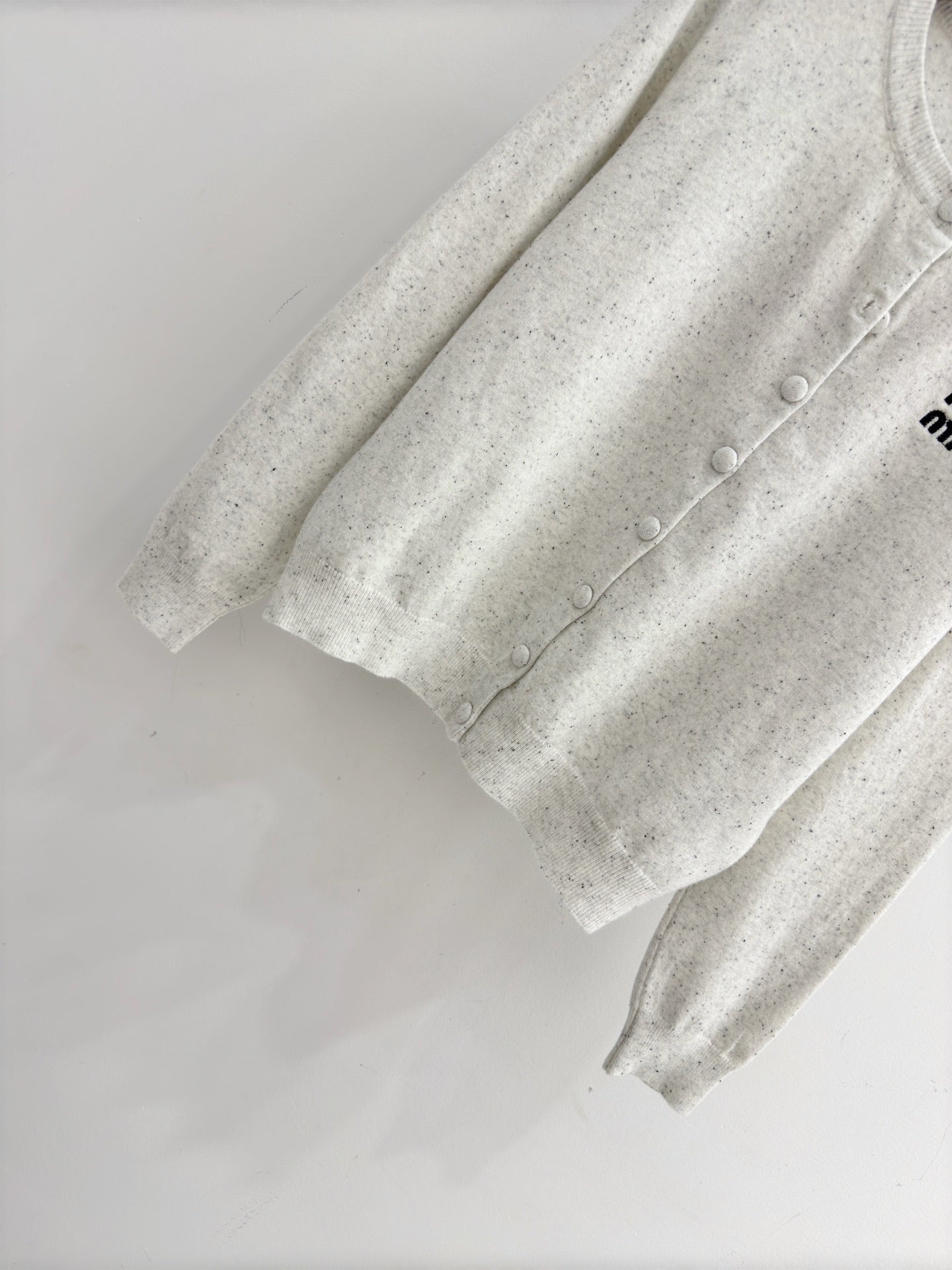 Miu Embroidered Logo Cardigan Wool 801947