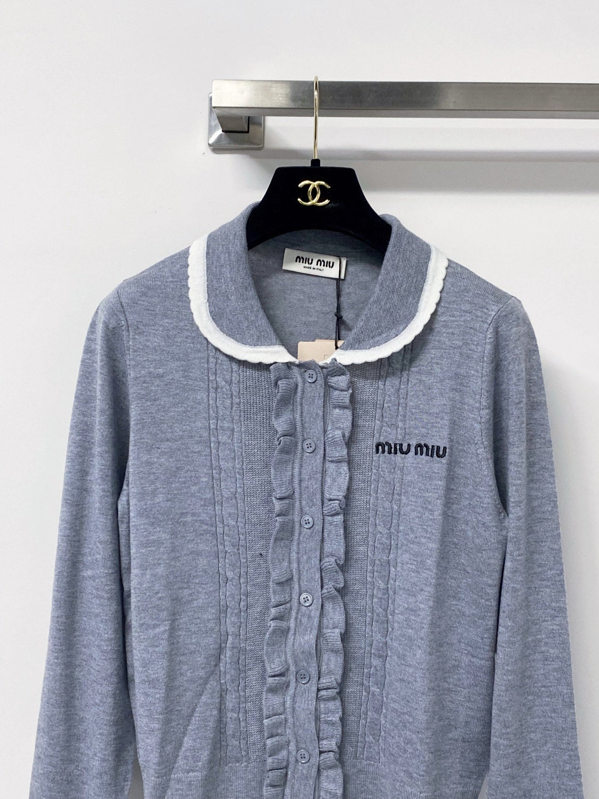 Miu Embroidered Logo Cardigan Ruffled Collar Tencel 799805