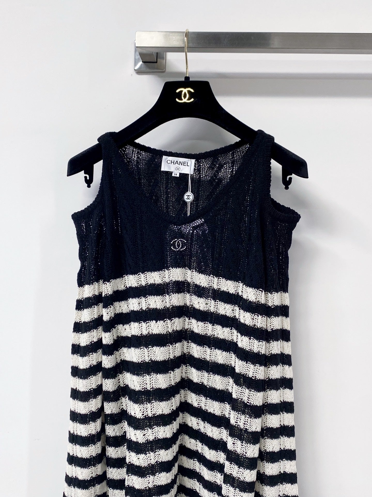CC Cold-Shoulder Knit Top Enamel Logo Button Wool 799793