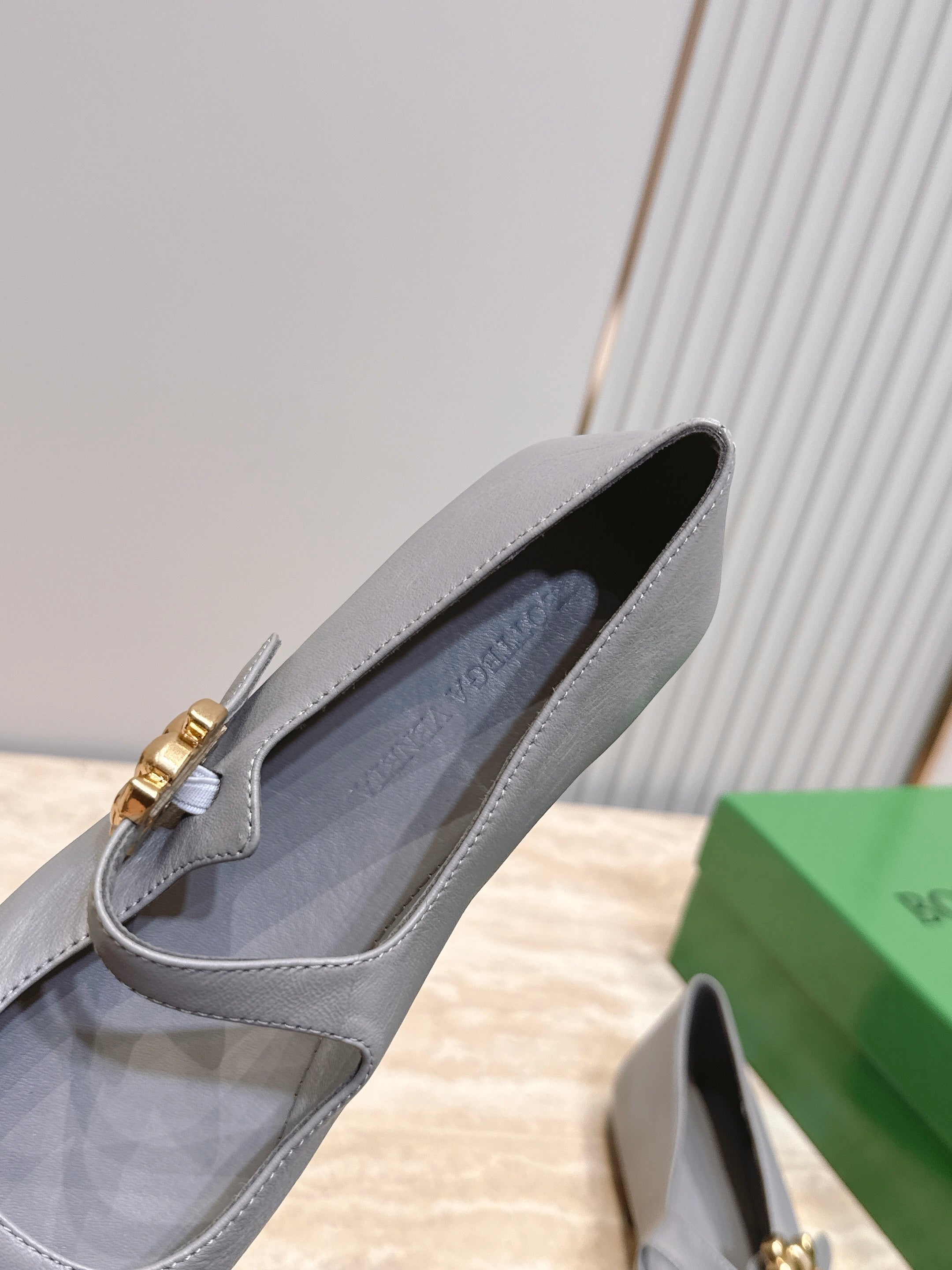 BV Charlotte Mary Jane Flat Light Grey Cowhide Leather 954586