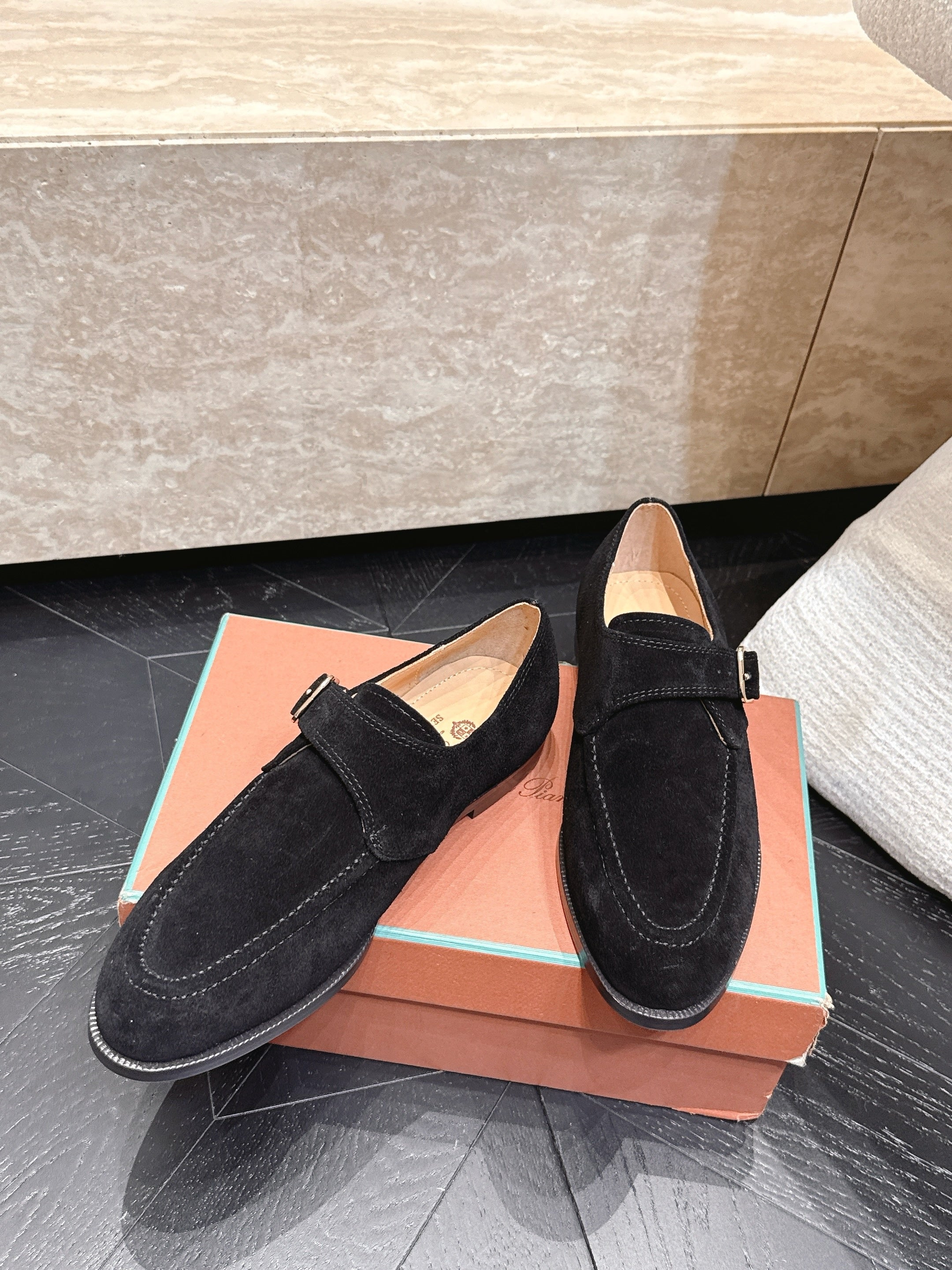 LP Single Monk Strap Loafers Buckle Black Suede 954480
