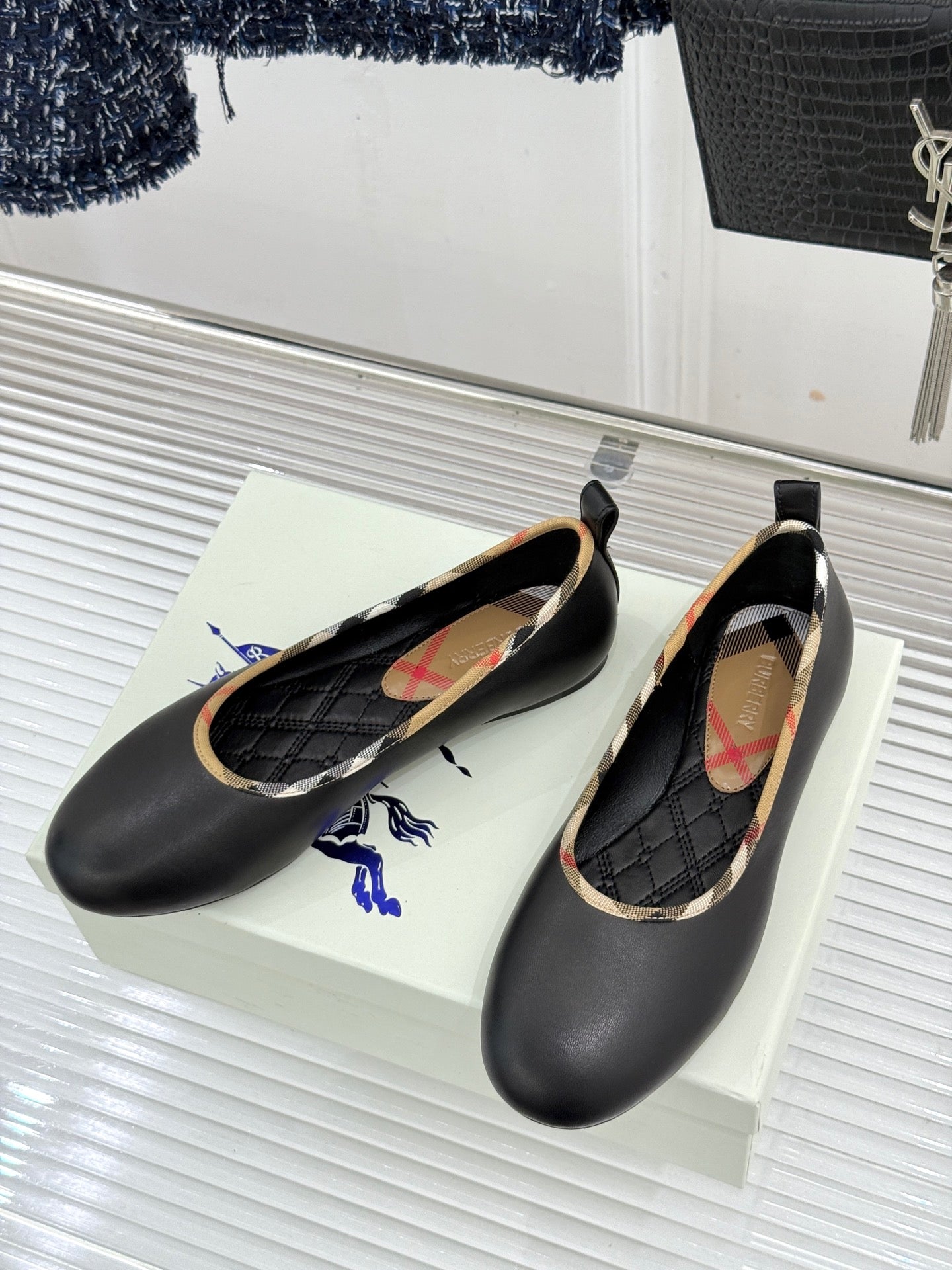 Burberry Robin Ballet Flats Black Leather 956167